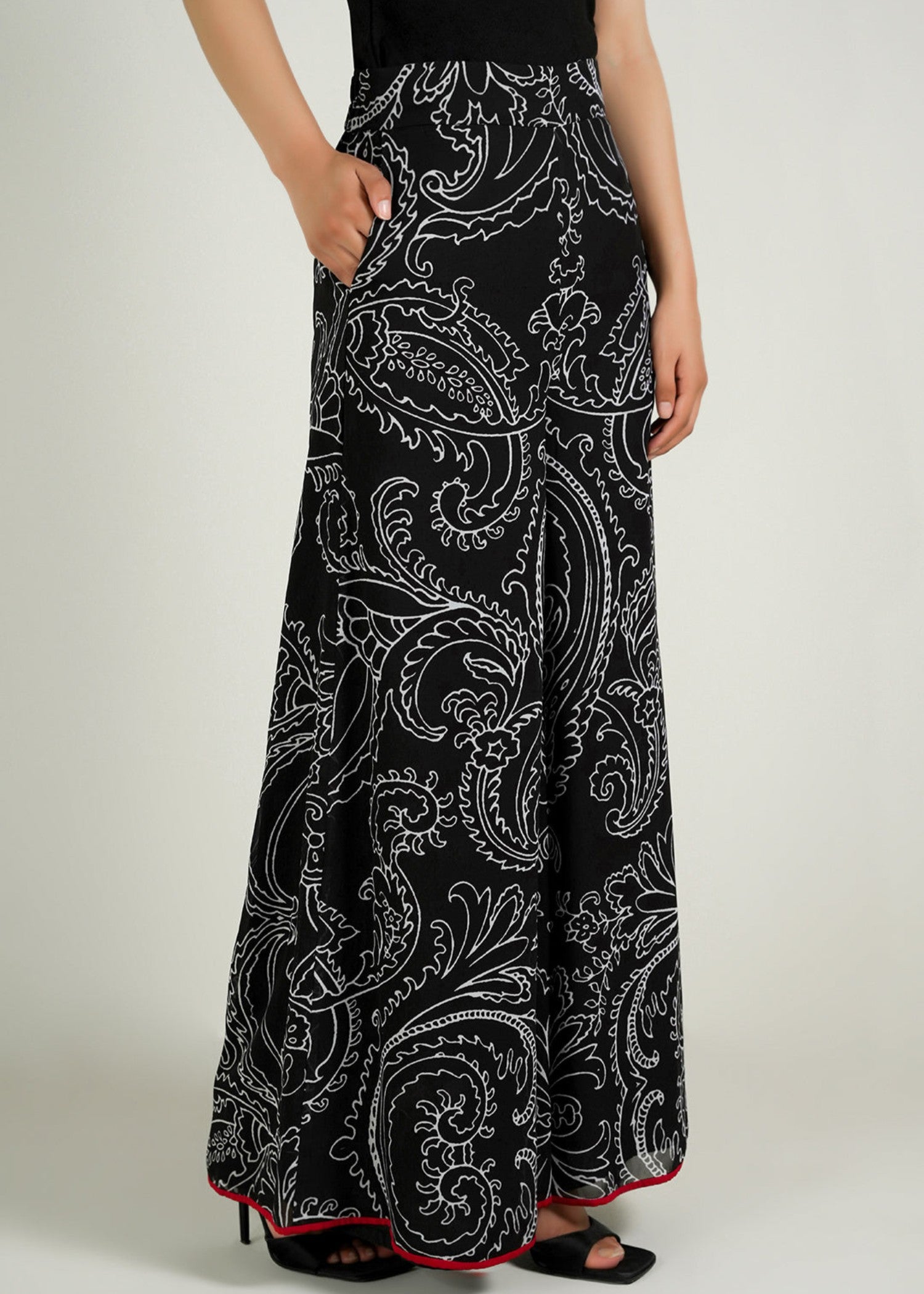 chiffon Trousers in Black