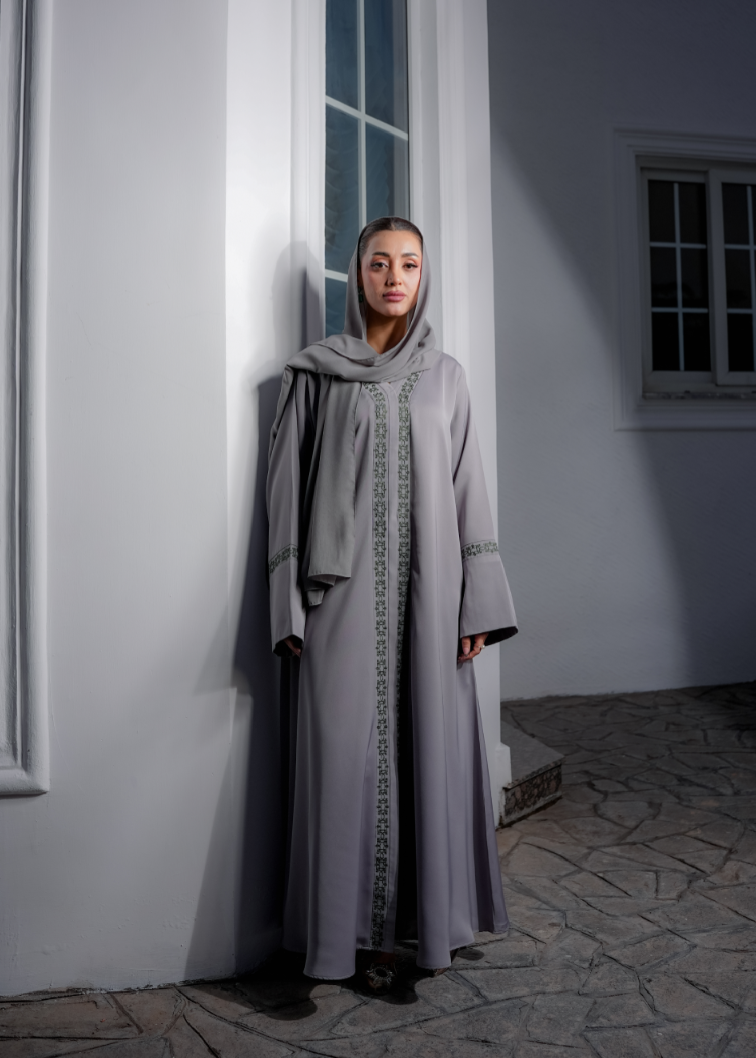 nidha Abaya in Smoke grey