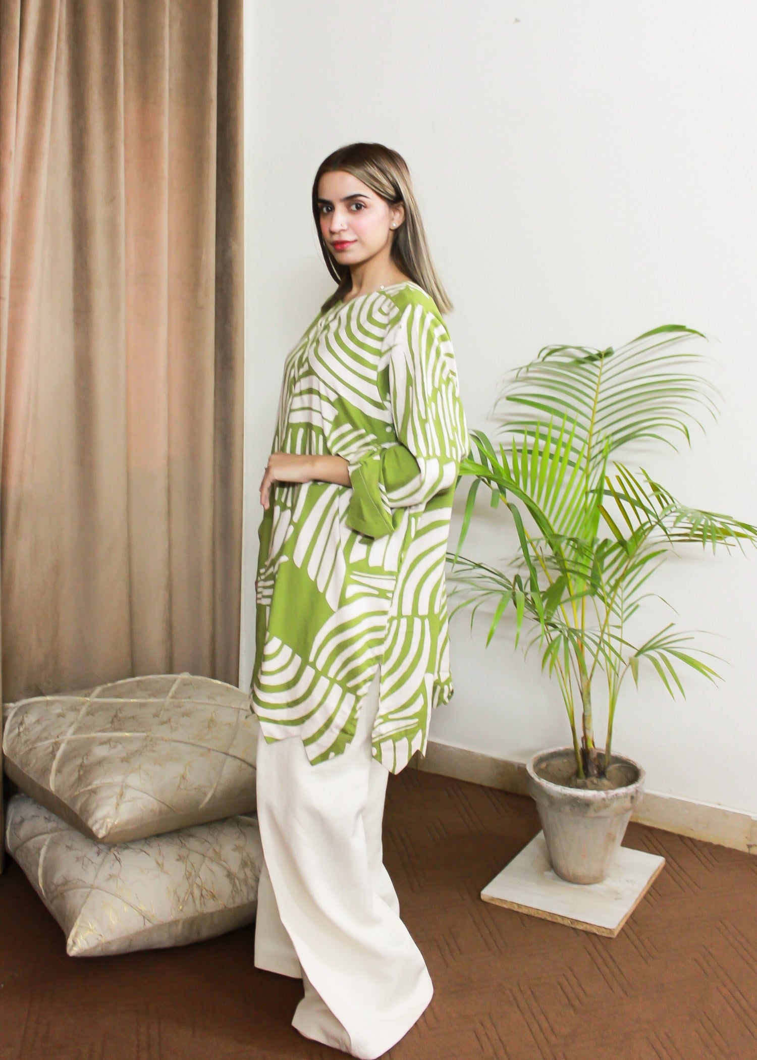 linen Kurti in Ivory, herb green