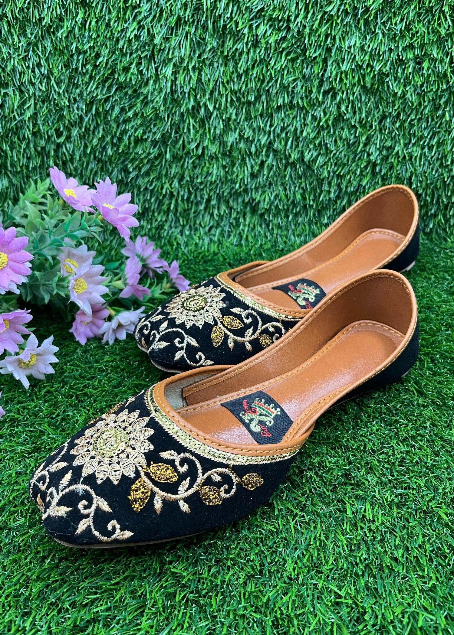 Khussa in Black by - High Quality Women Khussa XEN9284