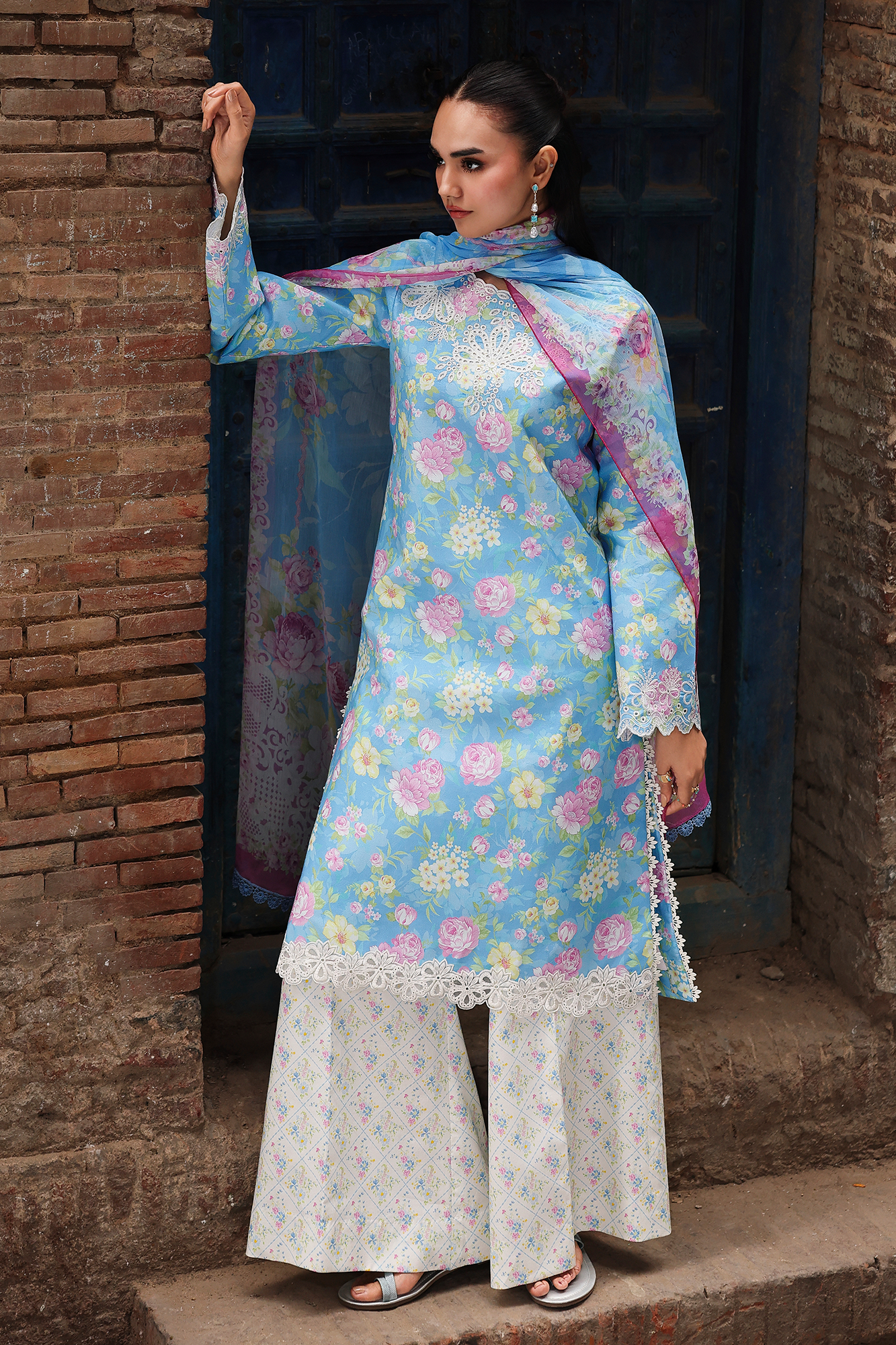 Floral Symphony Lawn – V2-02