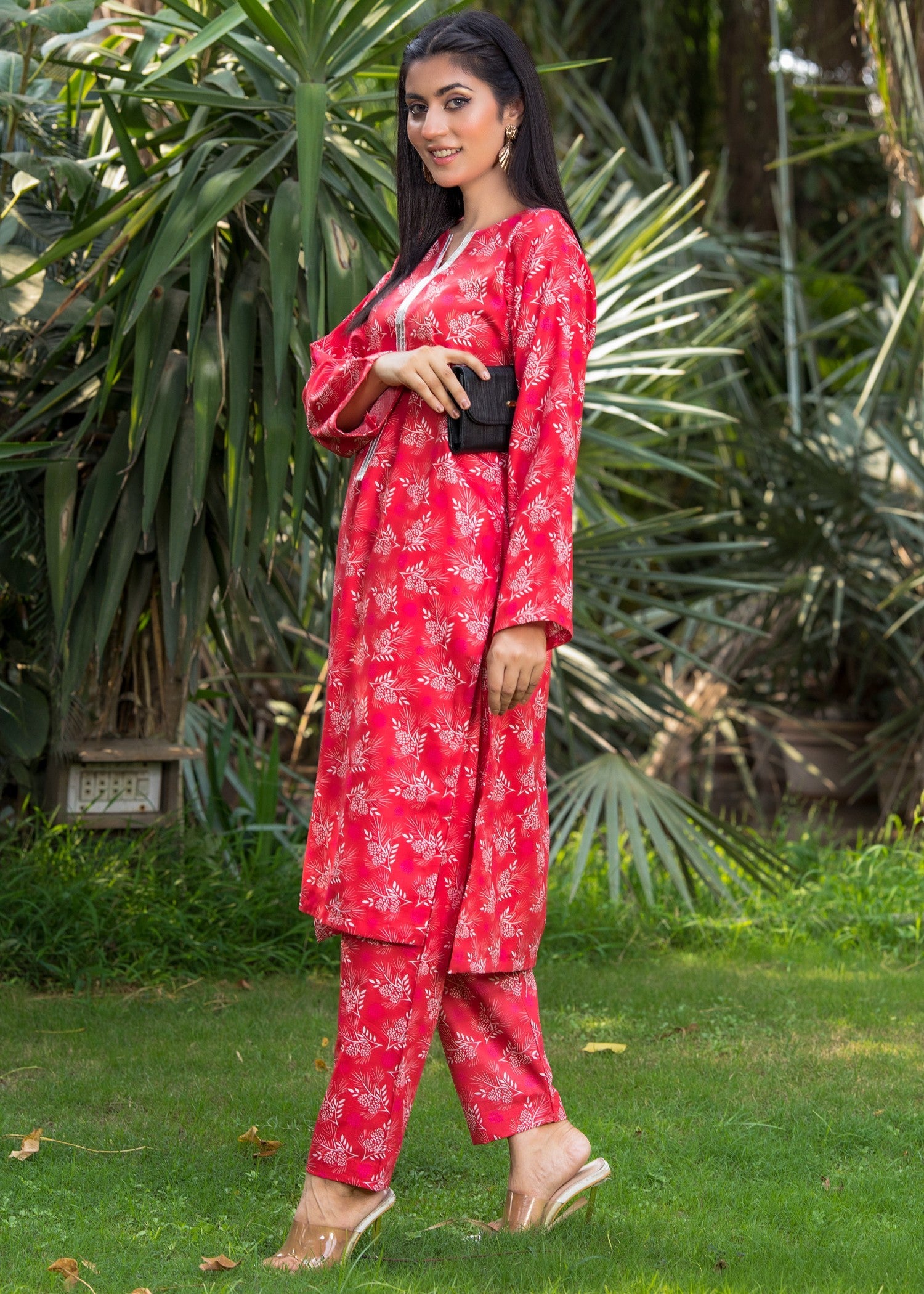 slub khaddar Unstitched in Shocking pink