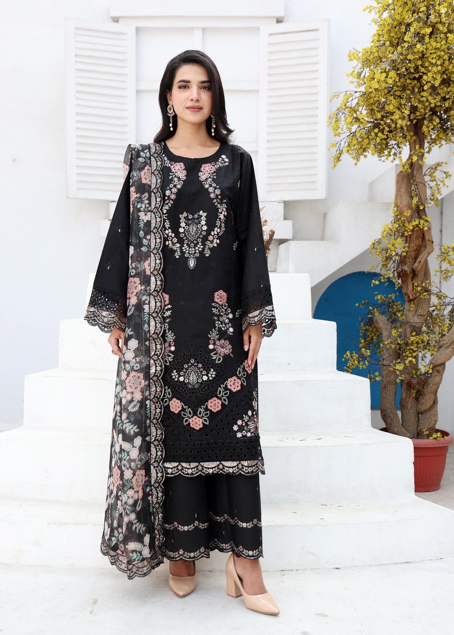 self jacquard Kurta Set in Black, jet black