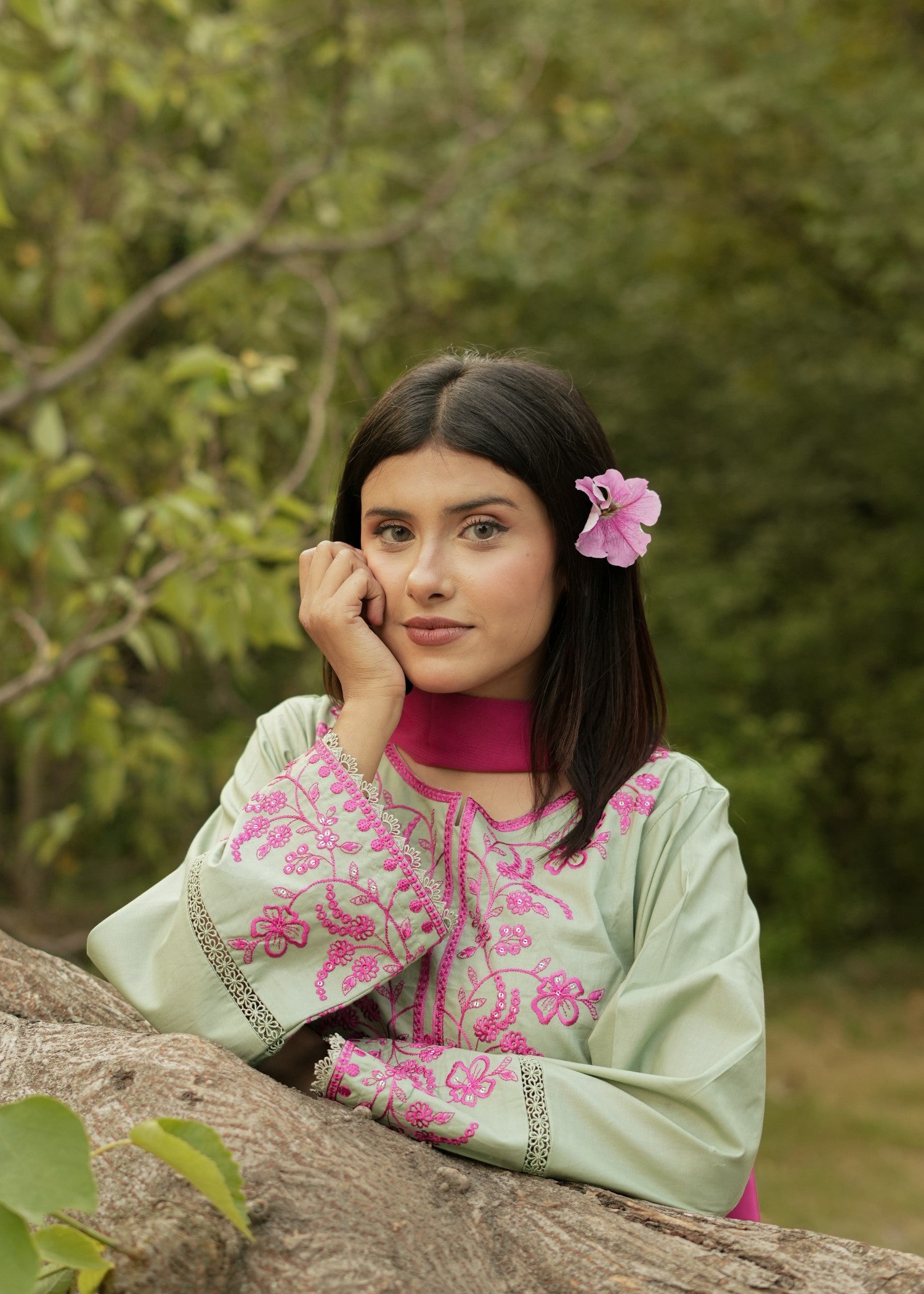lawn cotton Kurta Set in Pistachio green