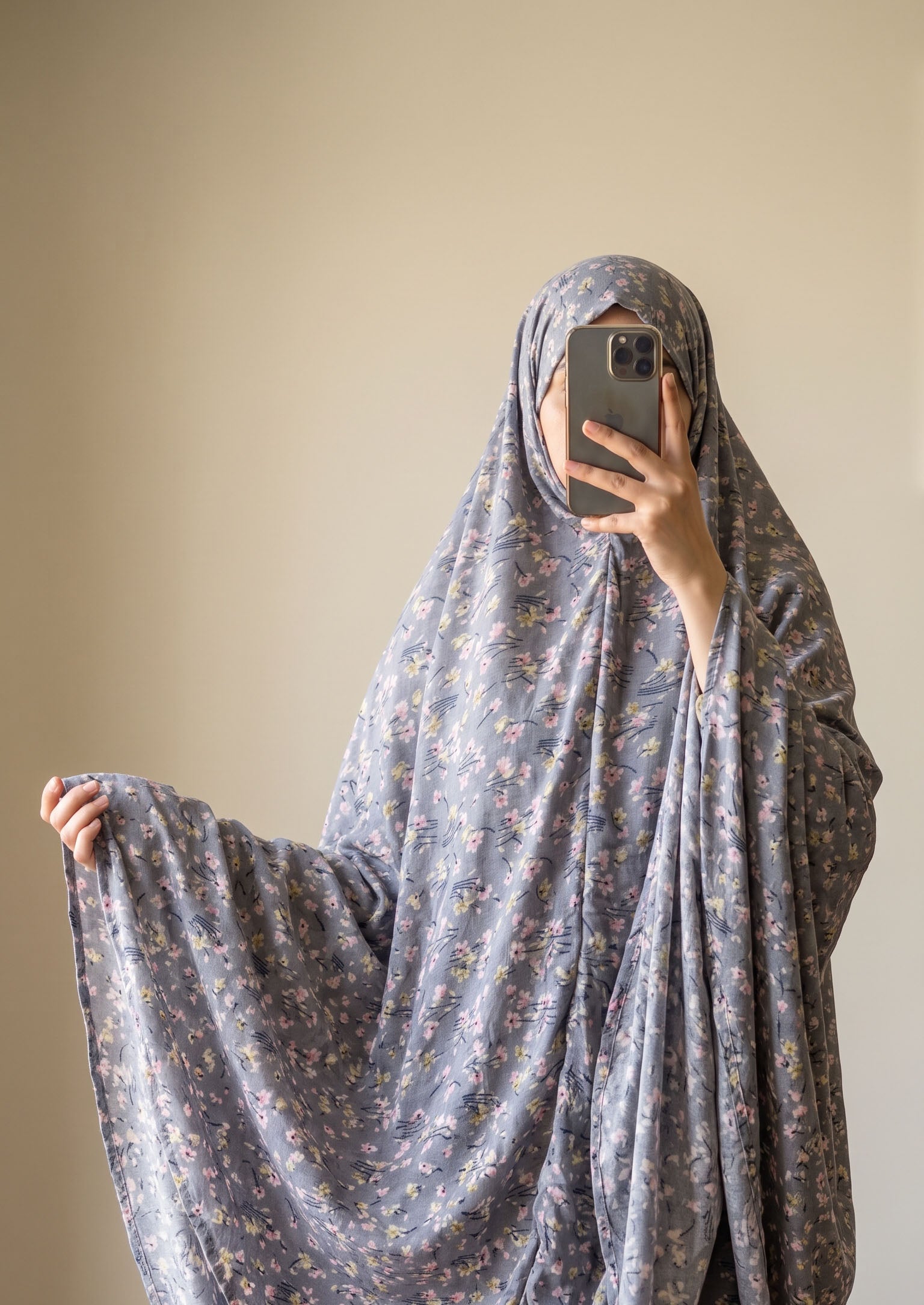 swiss lawn Chaddar in Pastel grey