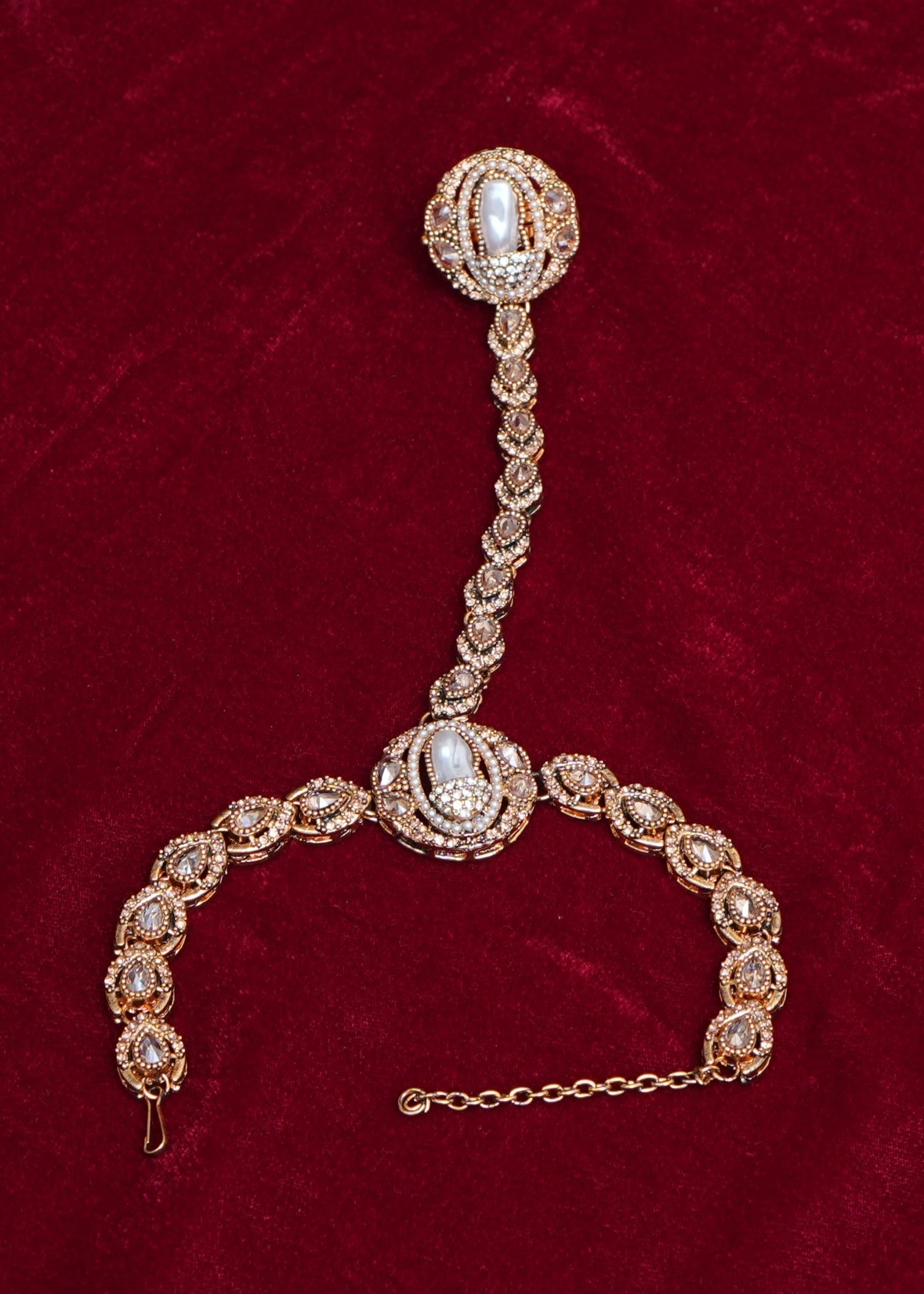 Bracelet in Gold, champagne, pearl white Color by - Trendy Women Bracelet YDE5567