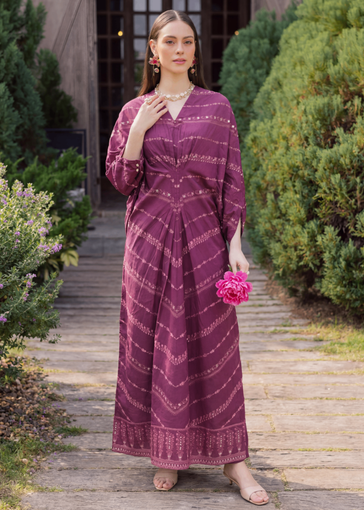 lawn Kaftan in Magenta haze