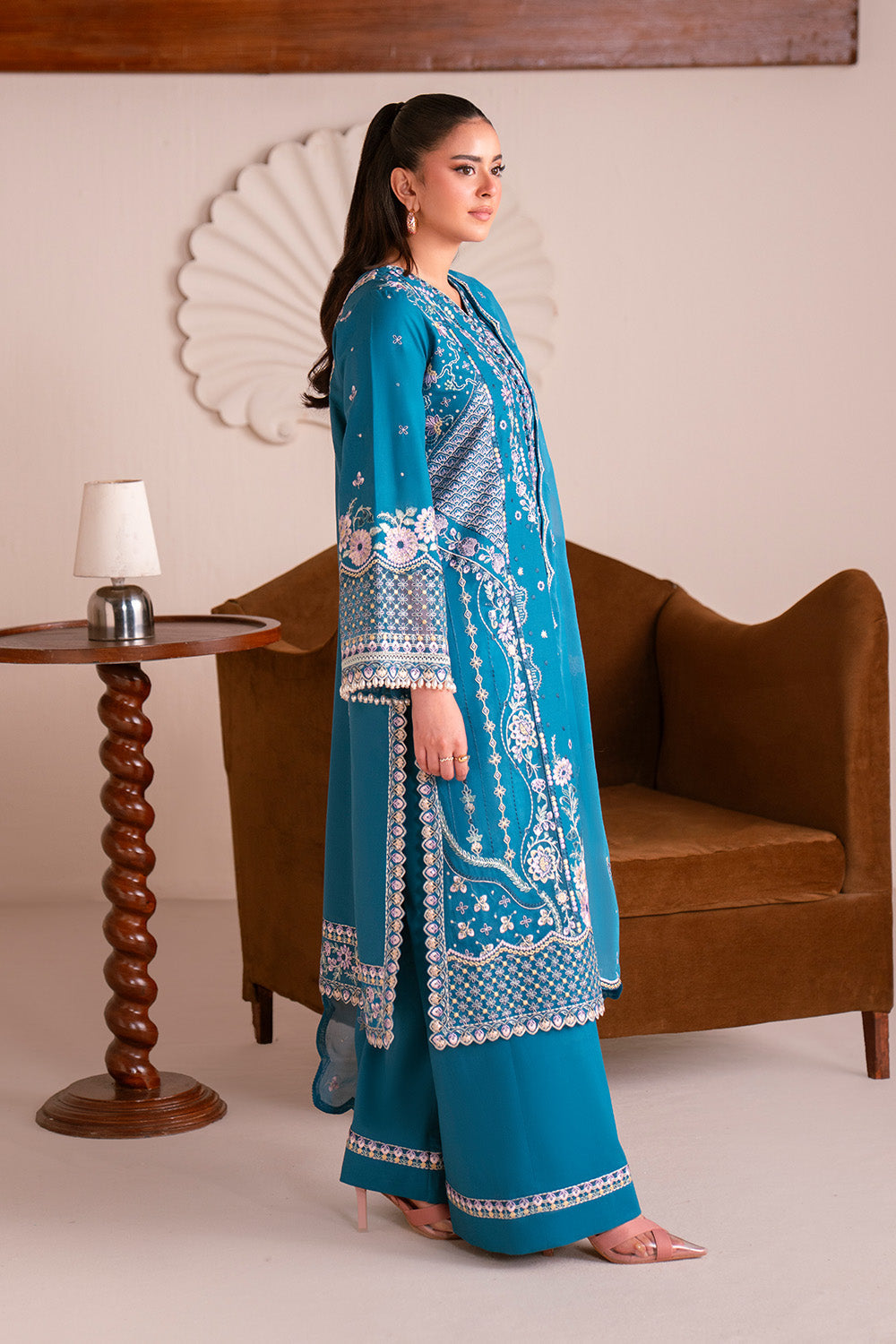 Bloom Poise Lawn Edit – AMÉLIE - MSU0676