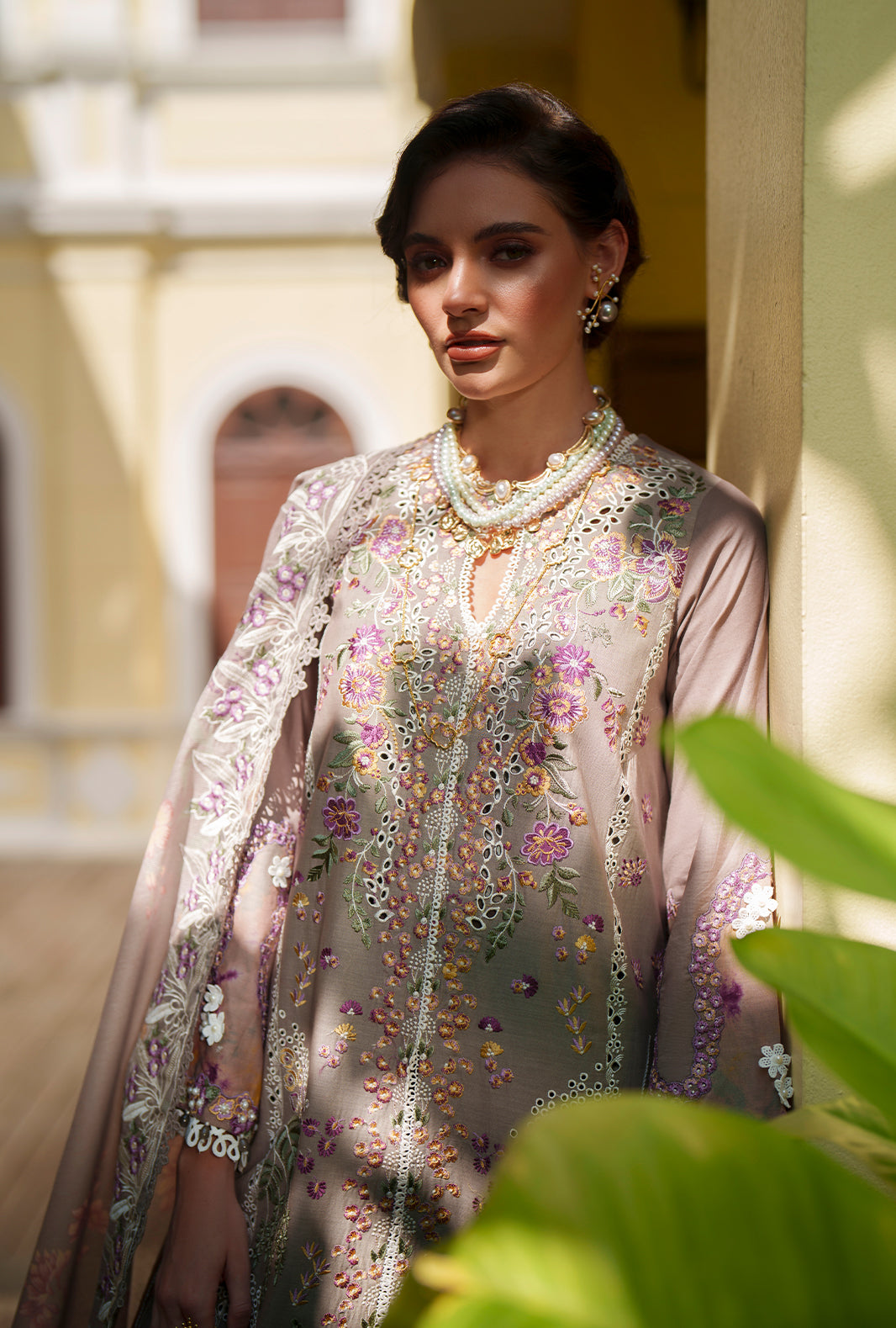 AJR Evara Luxury Lawn – Veya