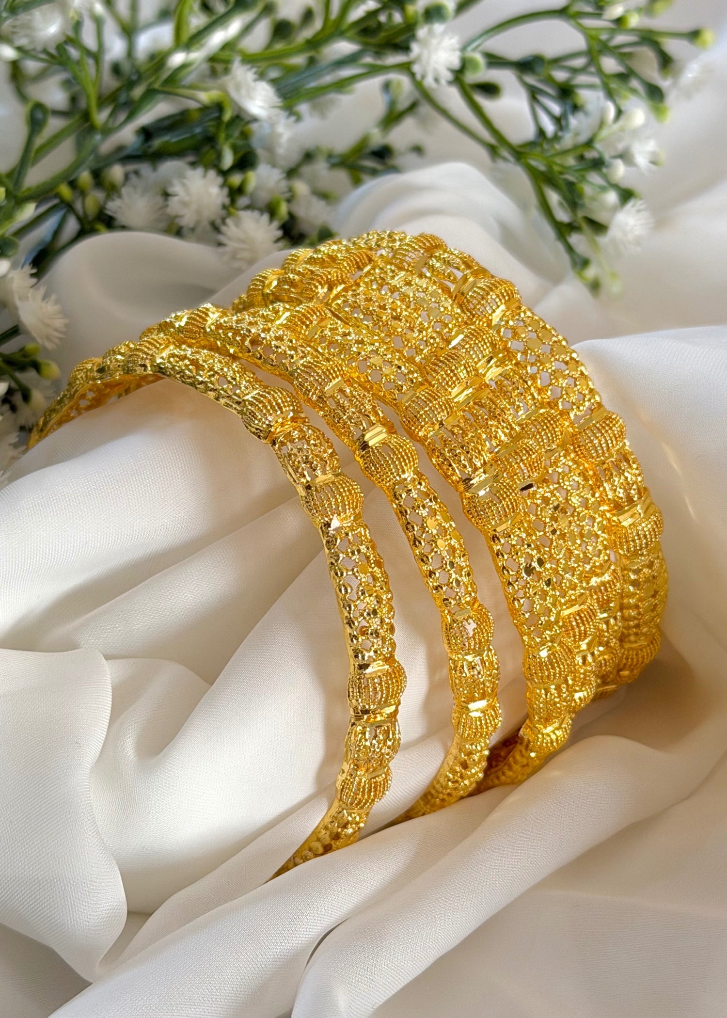 Bangles in Gold Color by - Trendy Women Bangles TJD9168