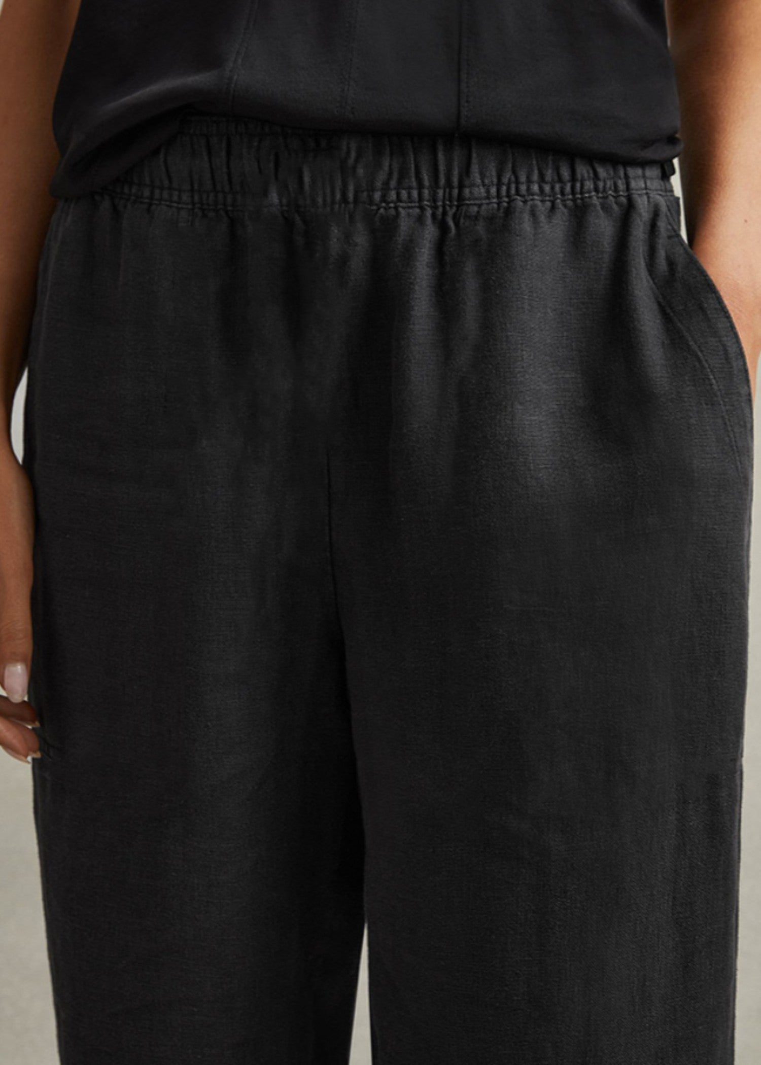 linen Trousers in Charcoal