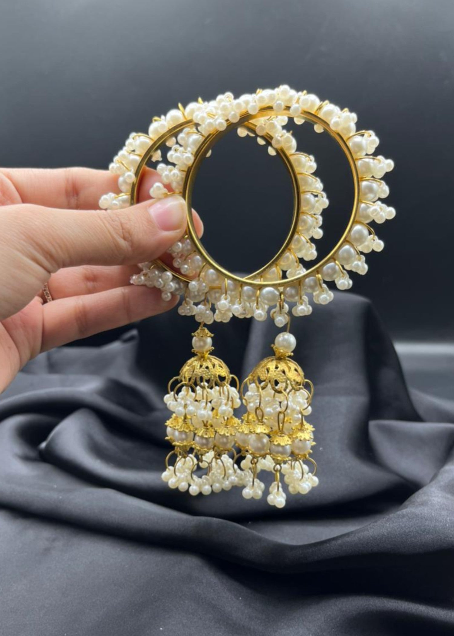 Bangles in White Color by - Trendy Women Bangles RJL7090