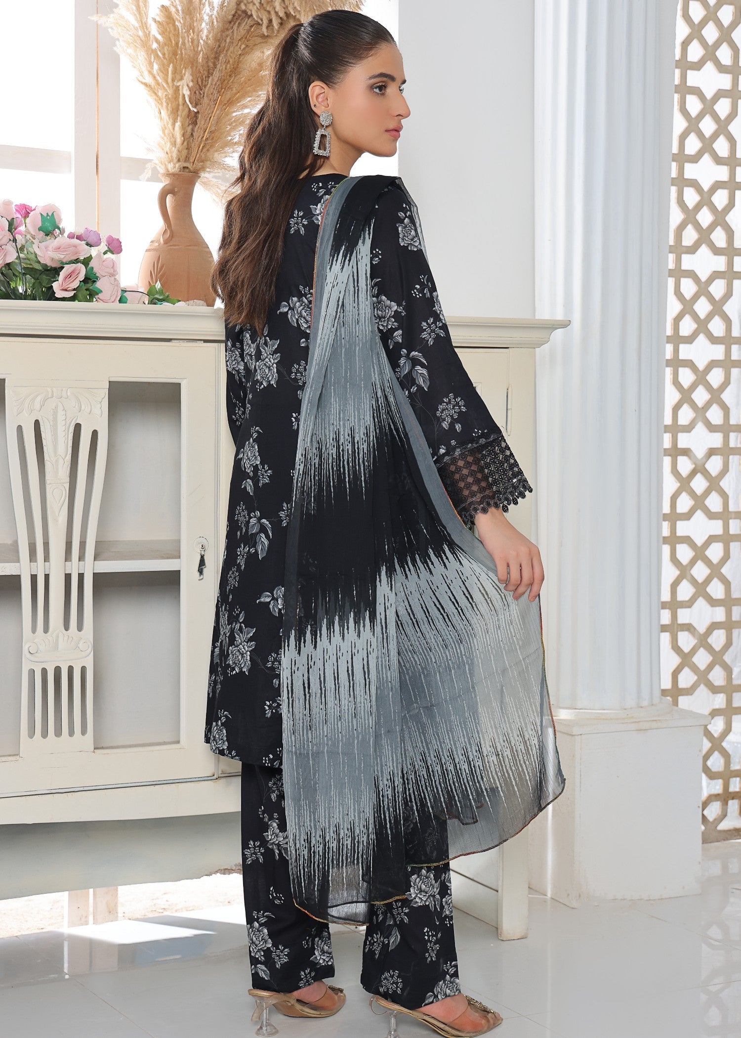 lawn Unstitched in Smoke black