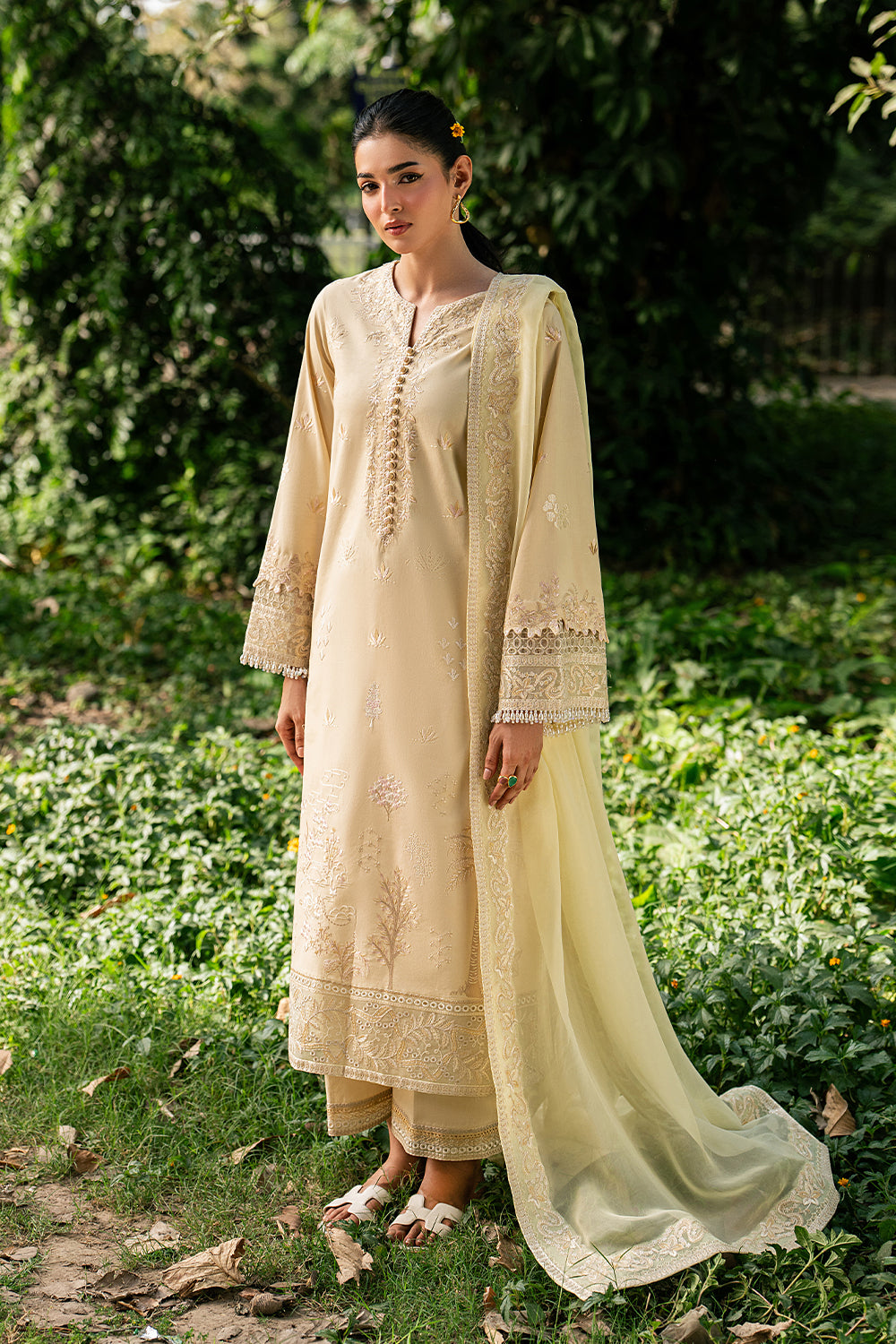 Luxury Lawn – GARDENIA - MSU0628