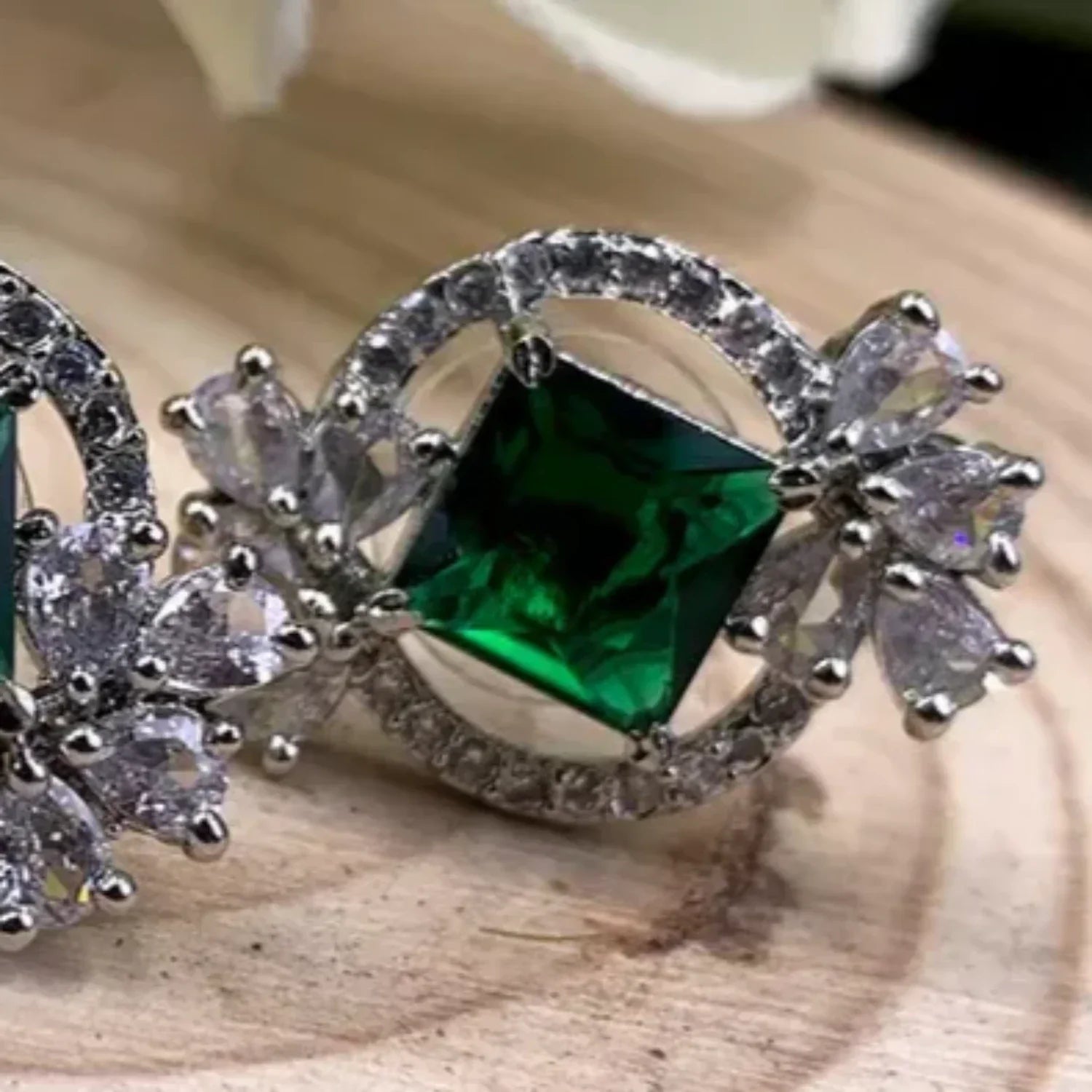 Studs in Green Color by - Trendy Women Studs IAW3728
