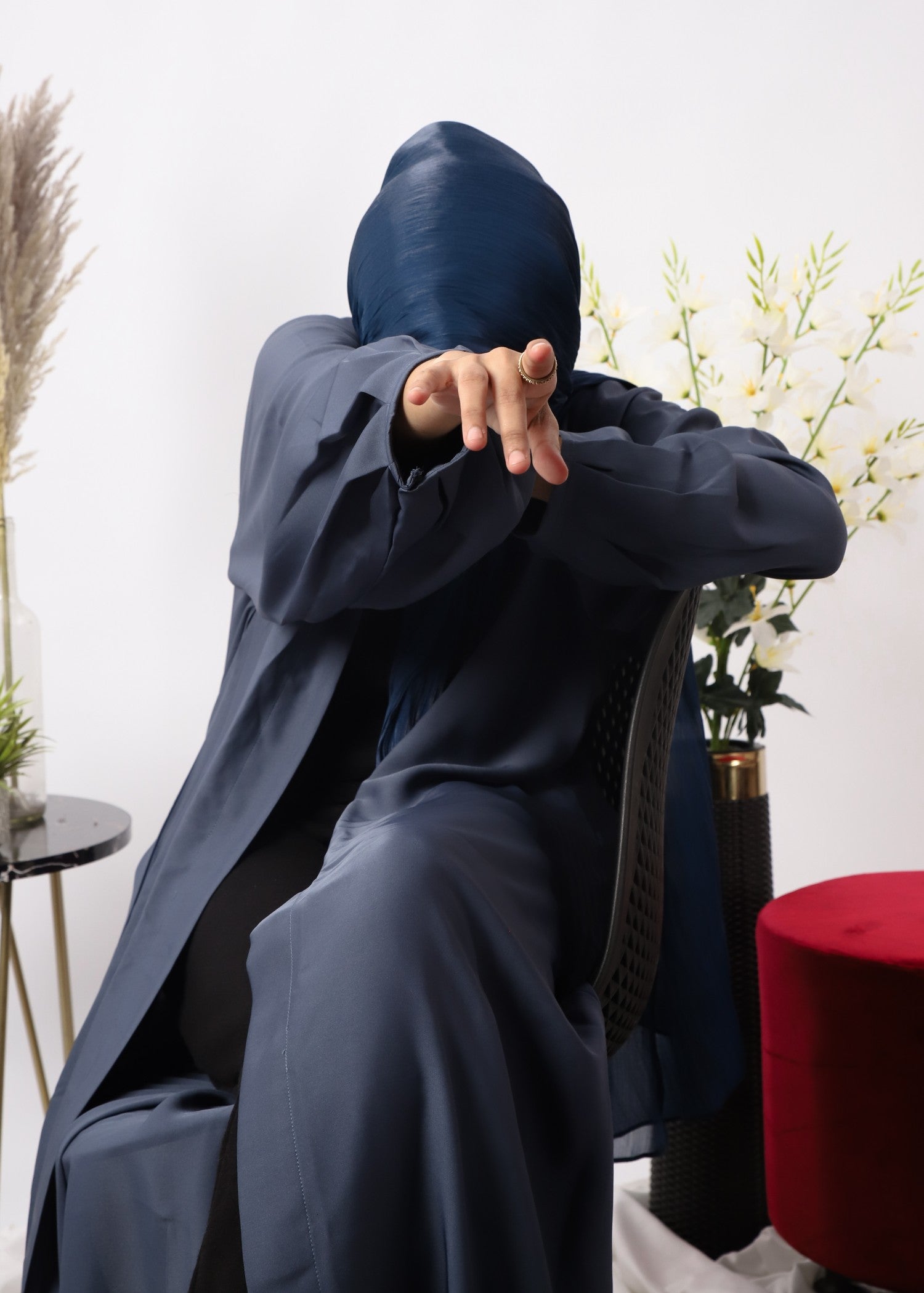 nidha Abaya in Slate grey, shadow blue