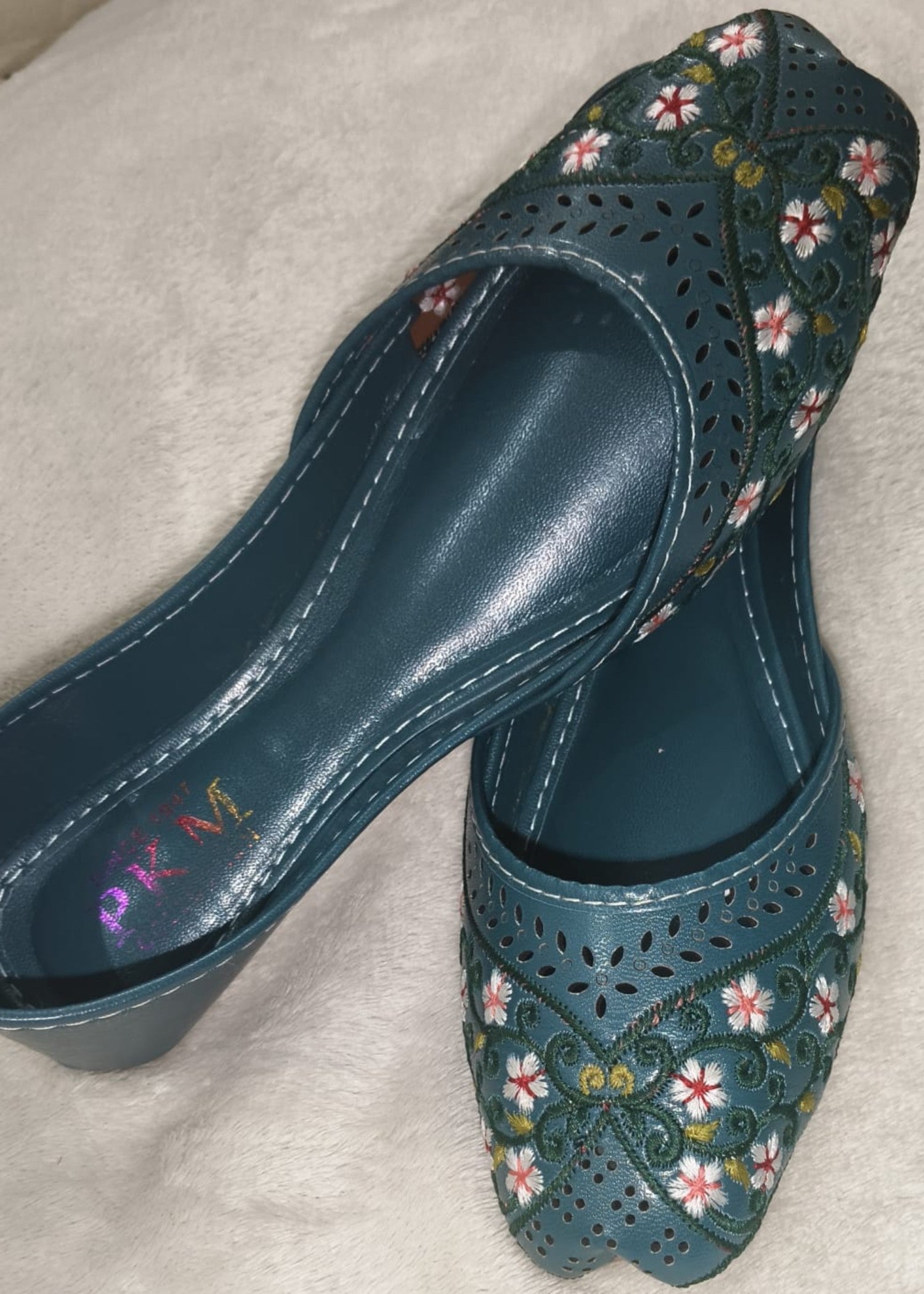 Khussa in Teal by - High Quality Women Khussa FAH4327