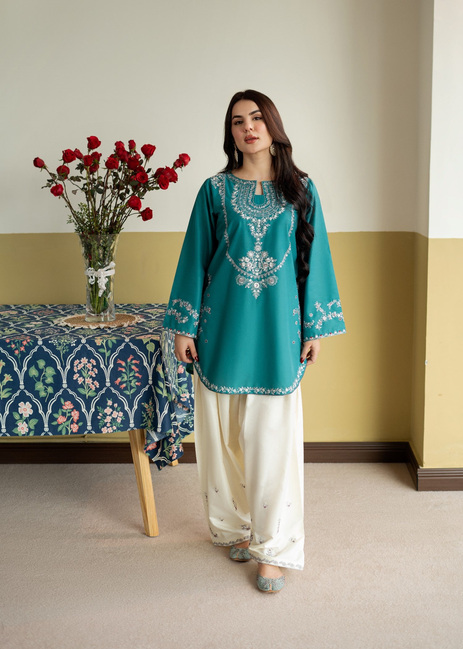 lawn Kurta Set in White, teal