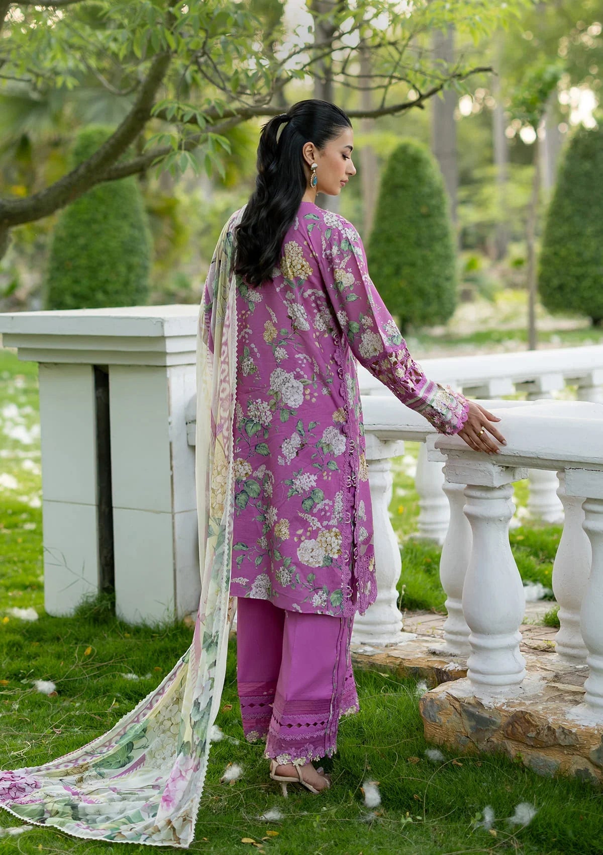 Signature Lawn Edit – 7b Kiara