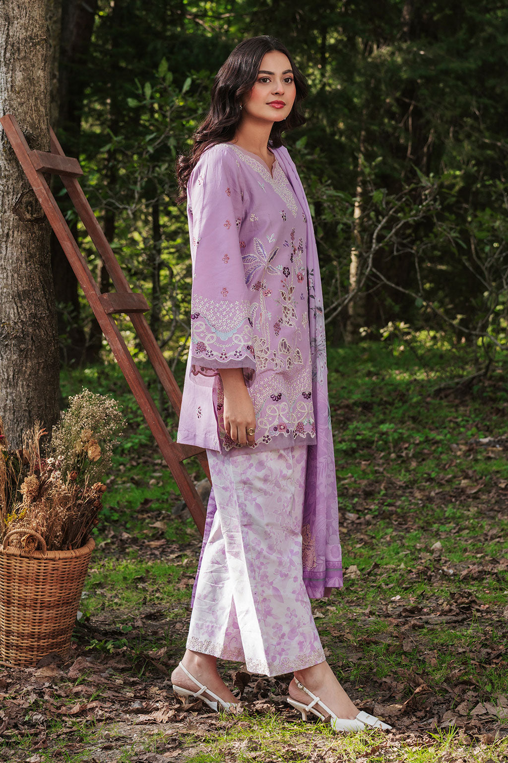 Pine Tale Essential Lawn – AL-104