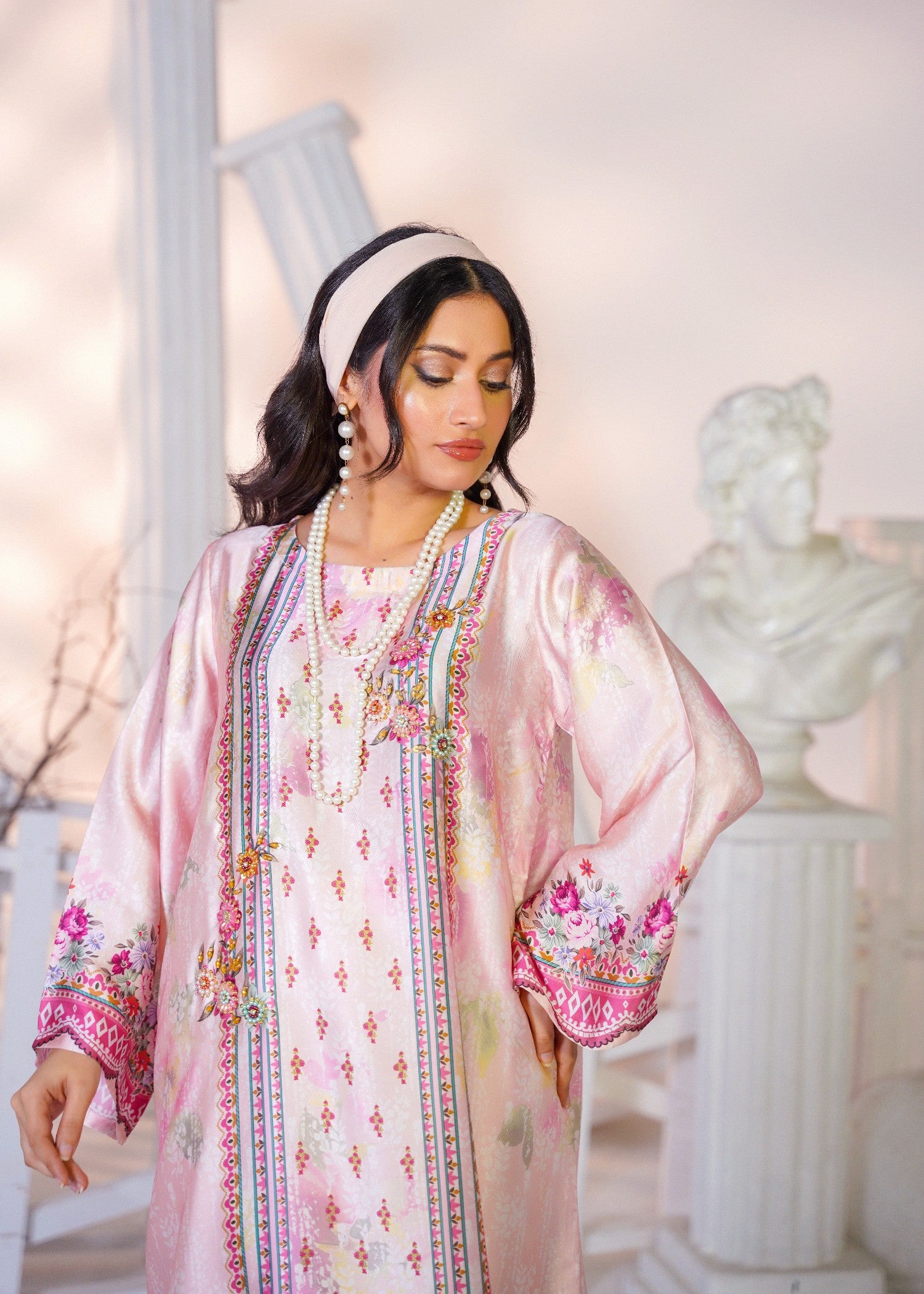 charmuse/shamooz Kaftan in Pastel pink
