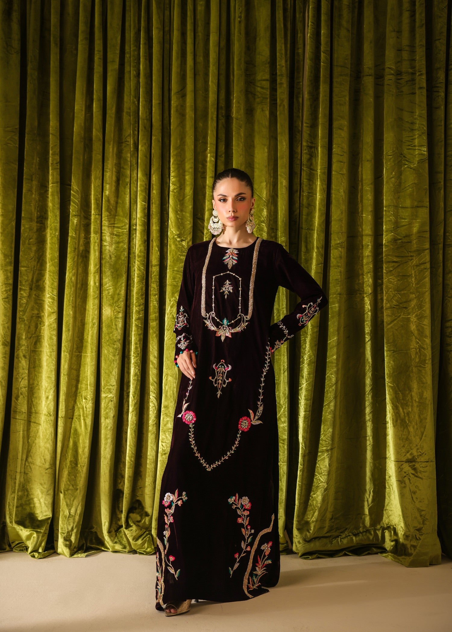 velvet Kaftan in Deep purple
