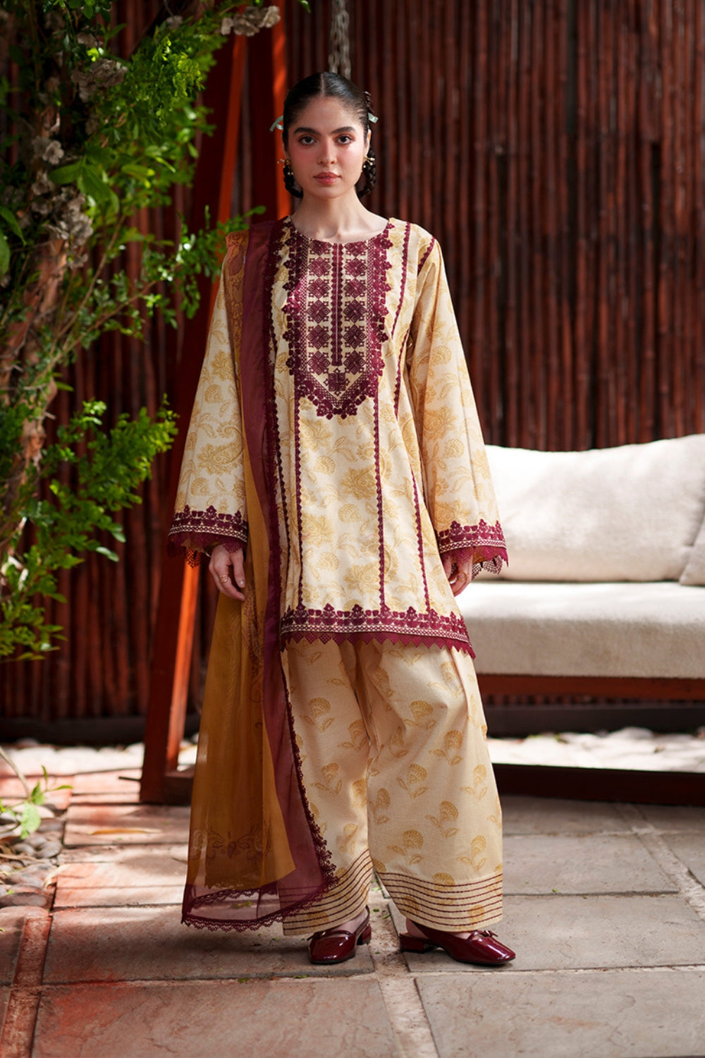 Laanem Luxury Lawn – ZAREEN-A-SRL26-06