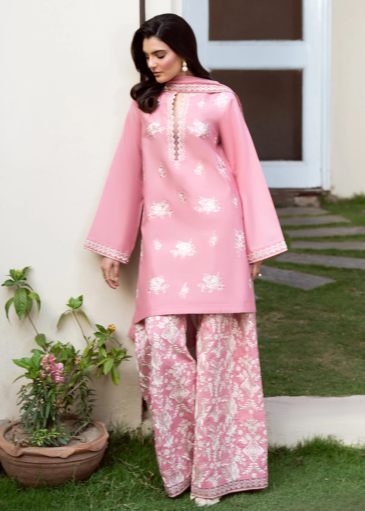 lawn Kurta Set in Cherry blossom pink