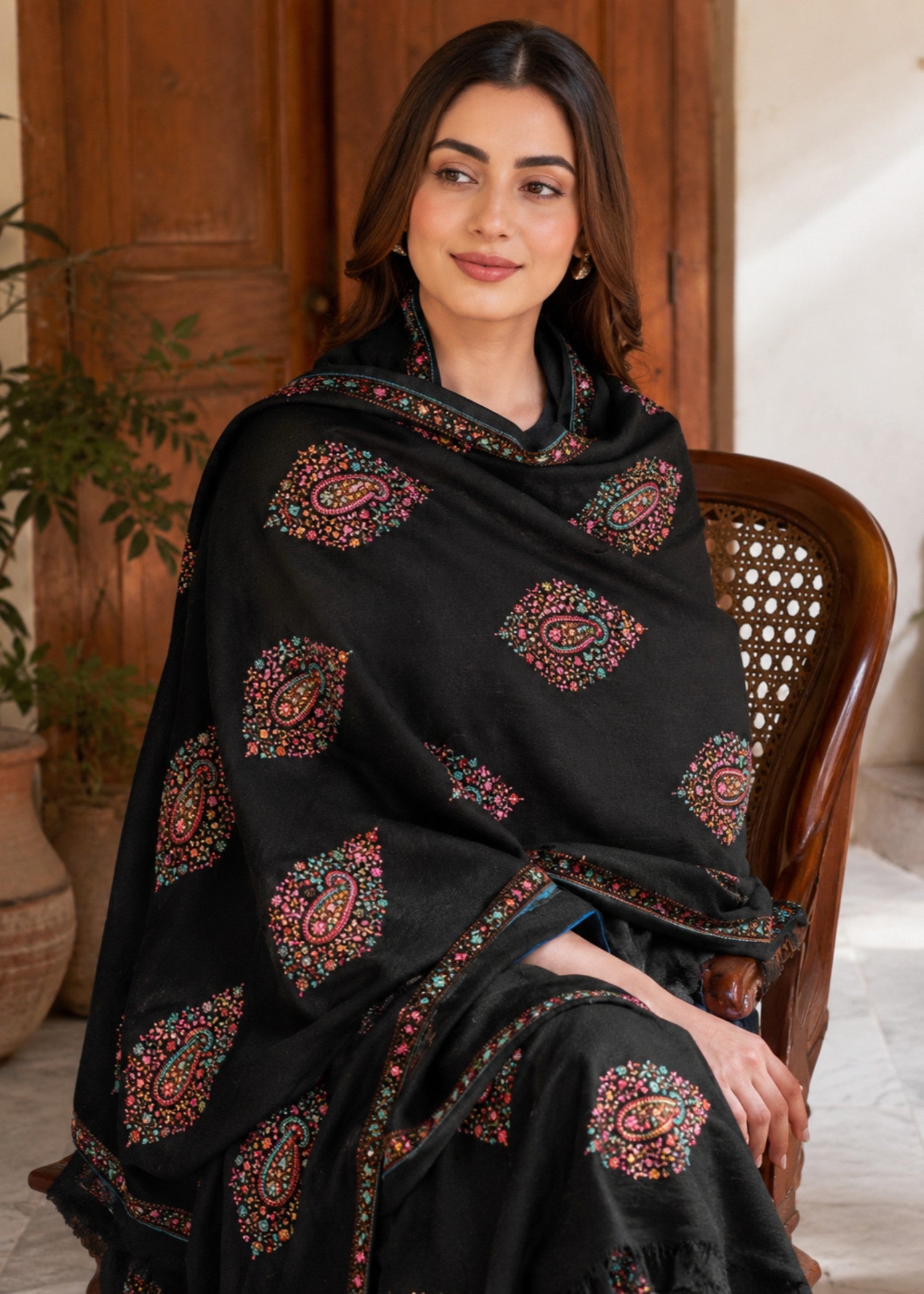 Shawl in Black Color by - Trendy Women Shawl MBV4525
