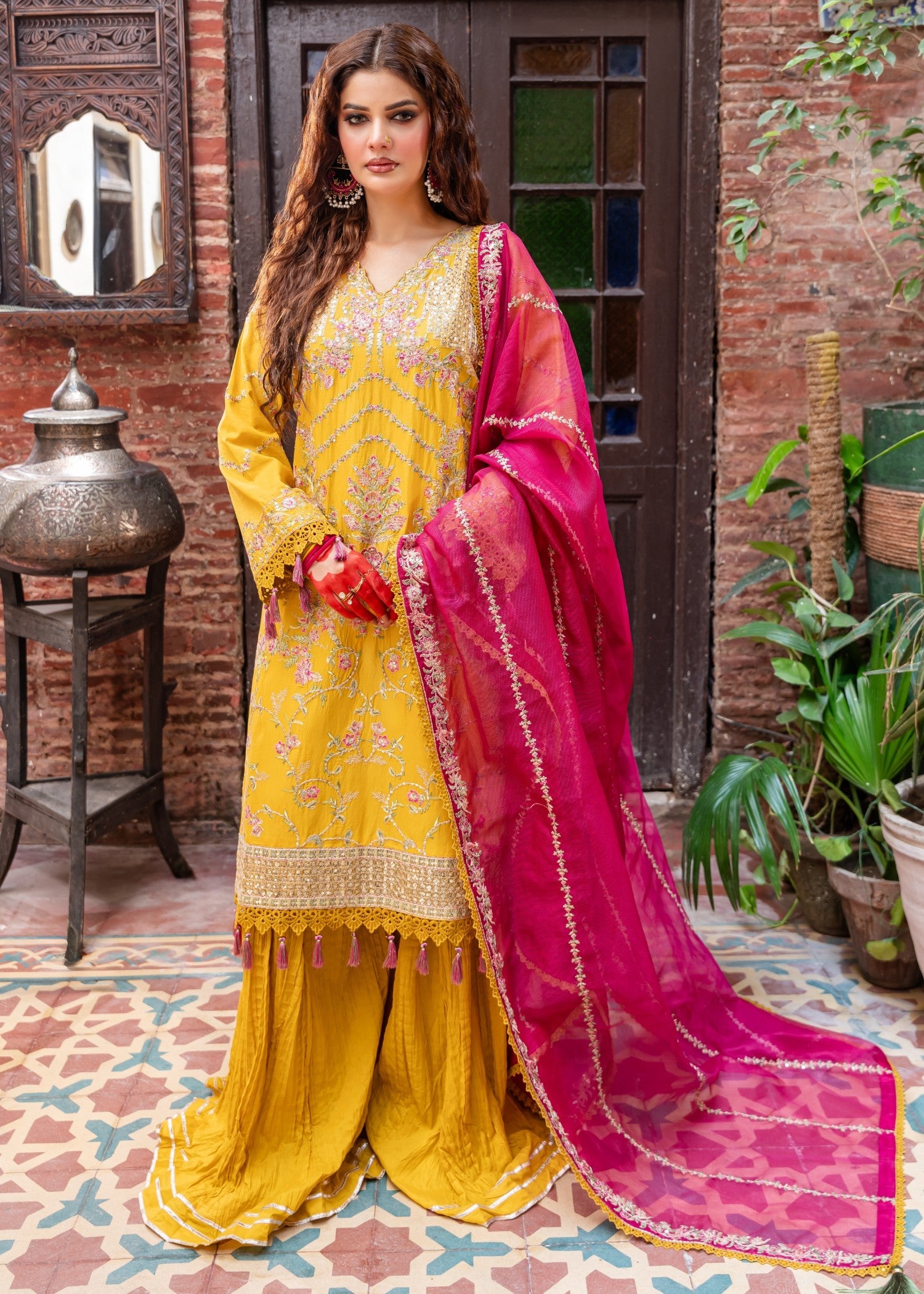 lawn Unstitched in Mustard, lusty gallant