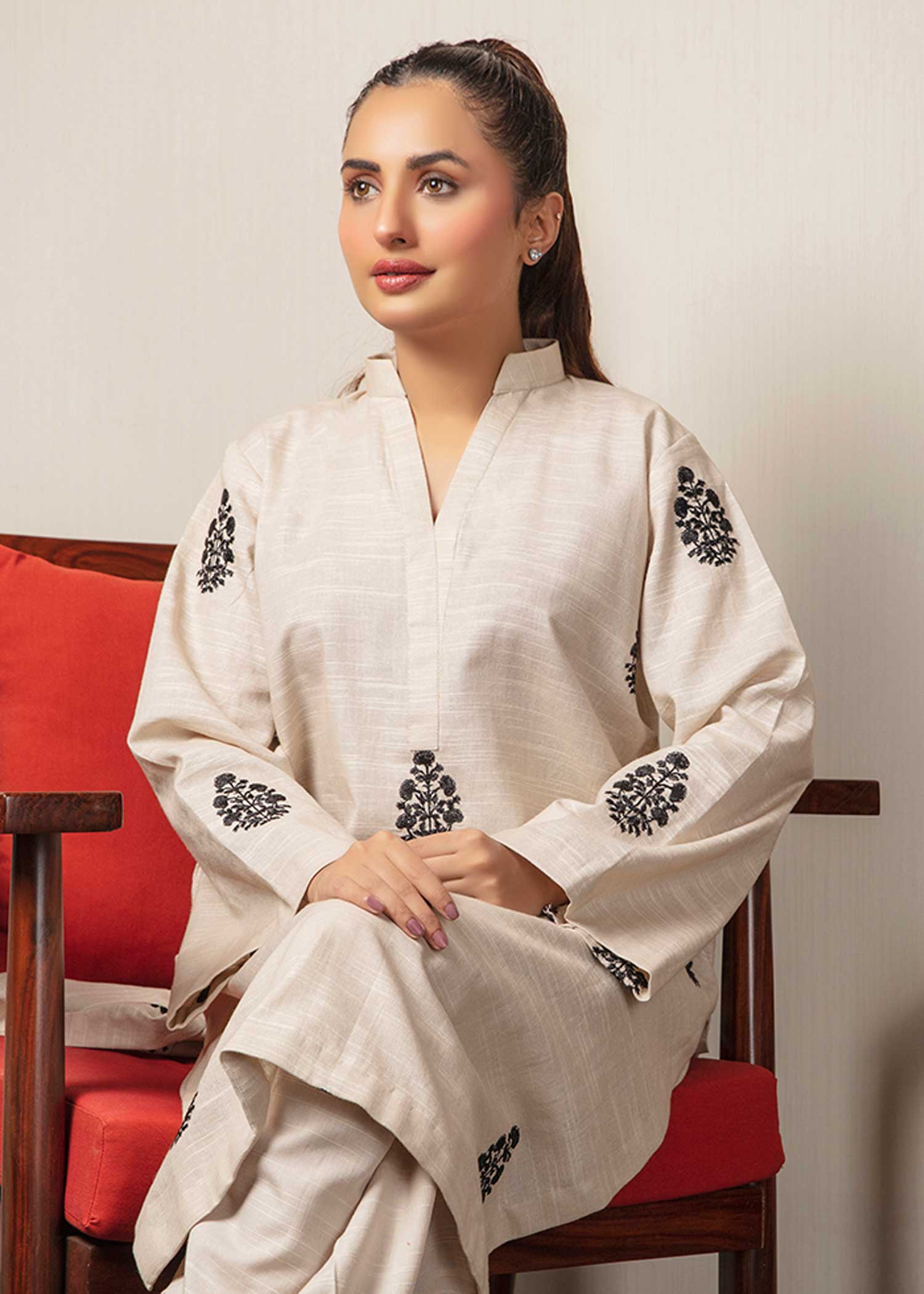 khaddar Kurta Set in Off-white