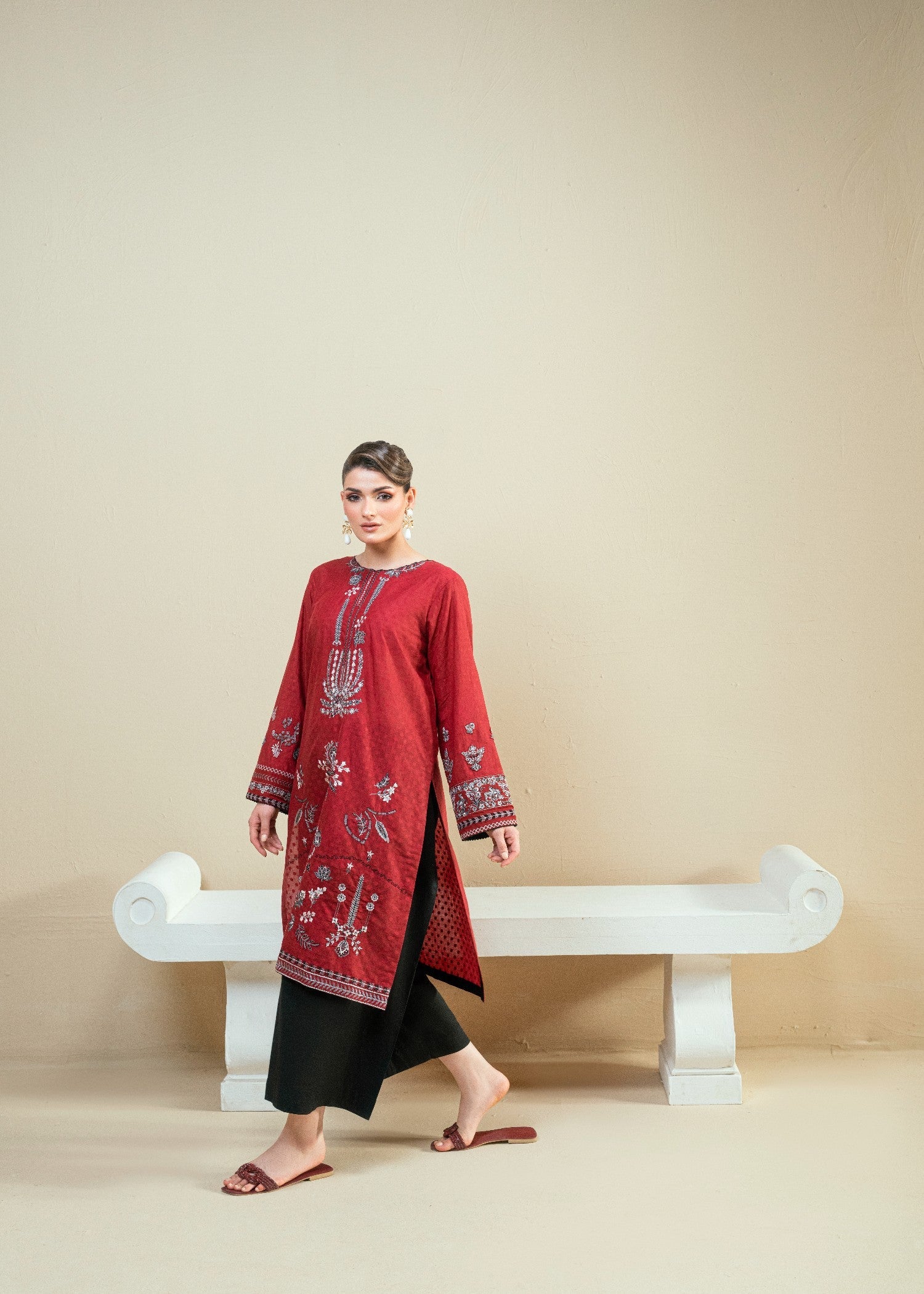 brochea jacquard Kurta Set in Red