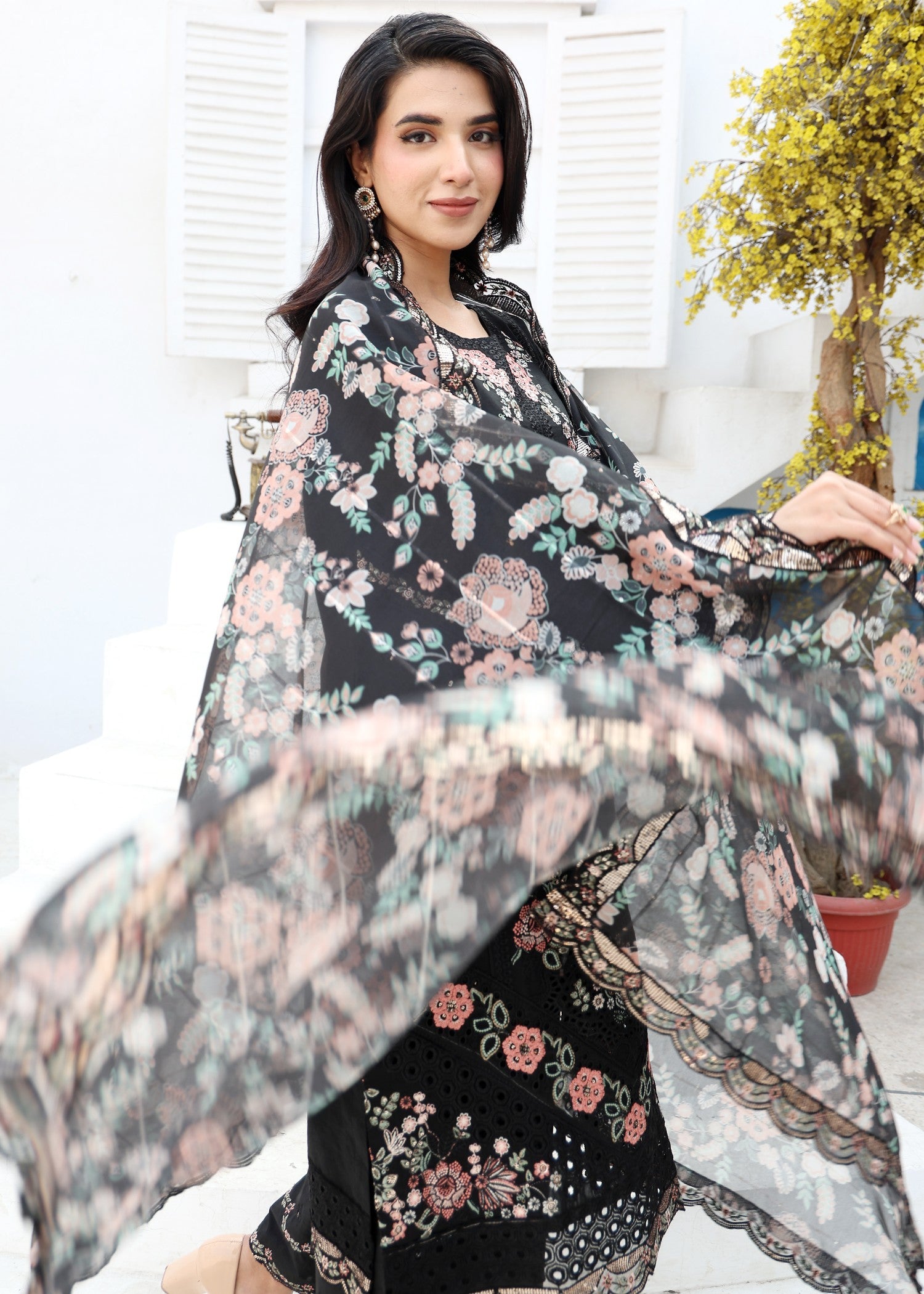 self jacquard Kurta Set in Black, jet black