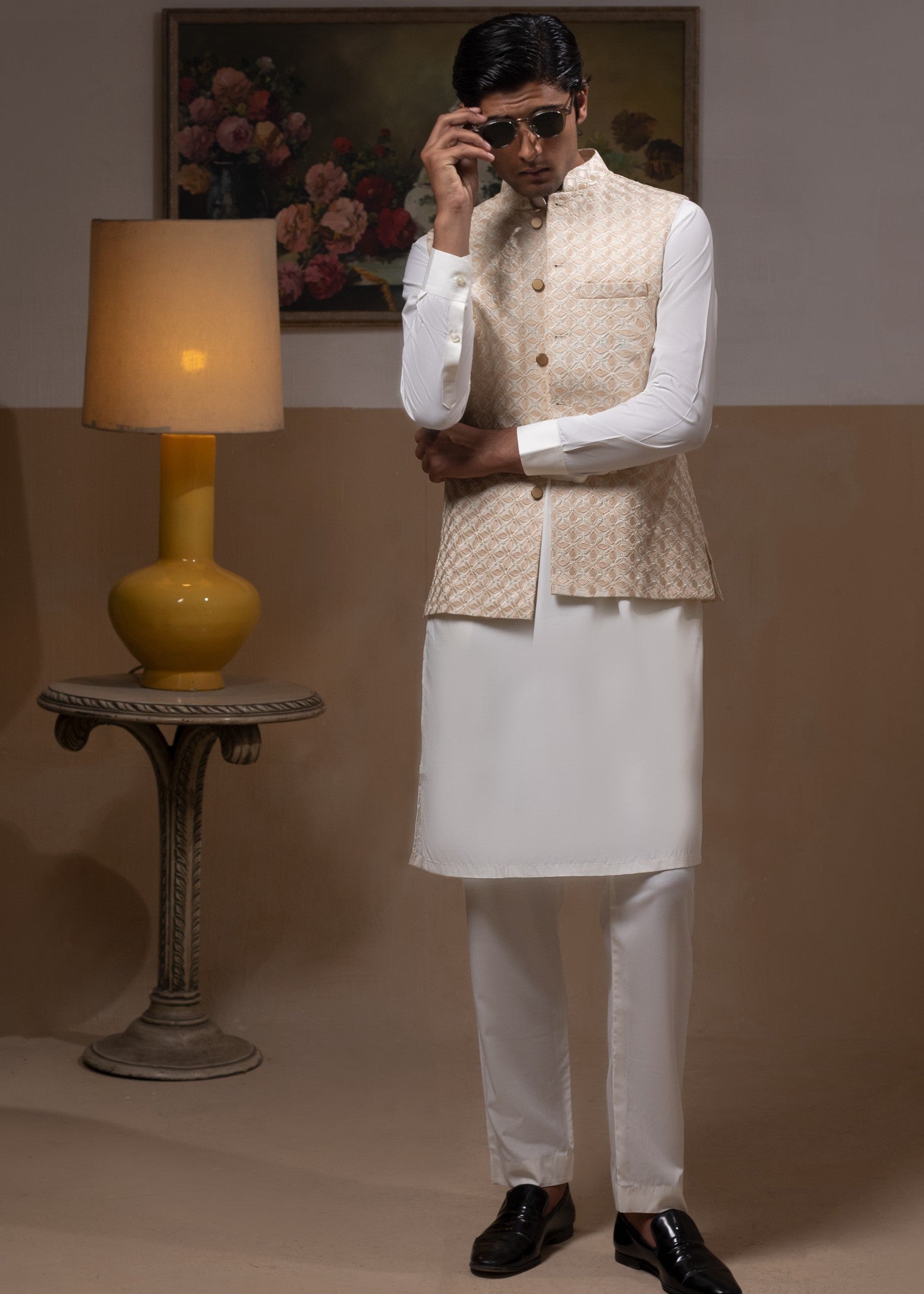 twill linen Waistcoat in Ivory