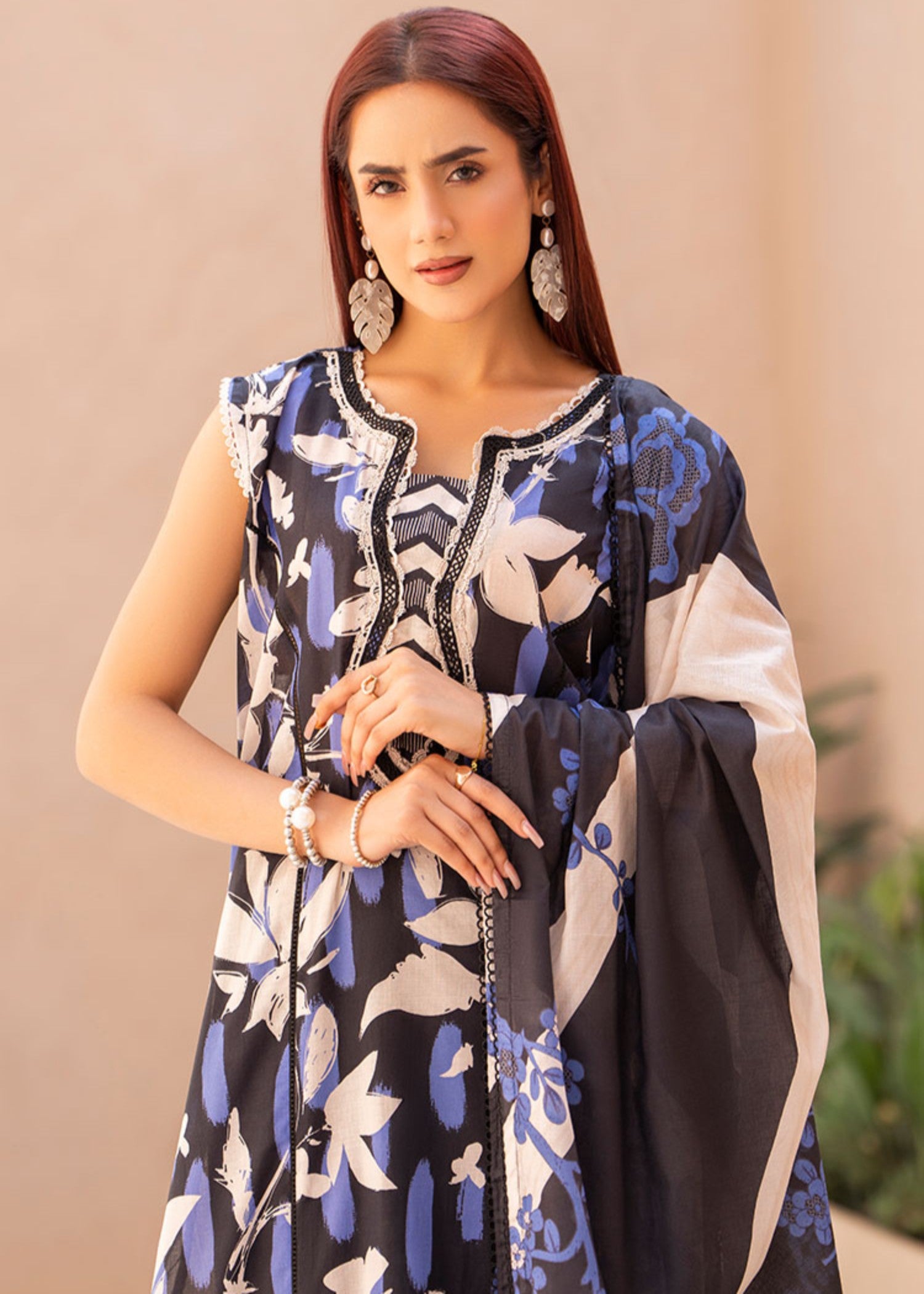 lawn Unstitched in Black, blue jay