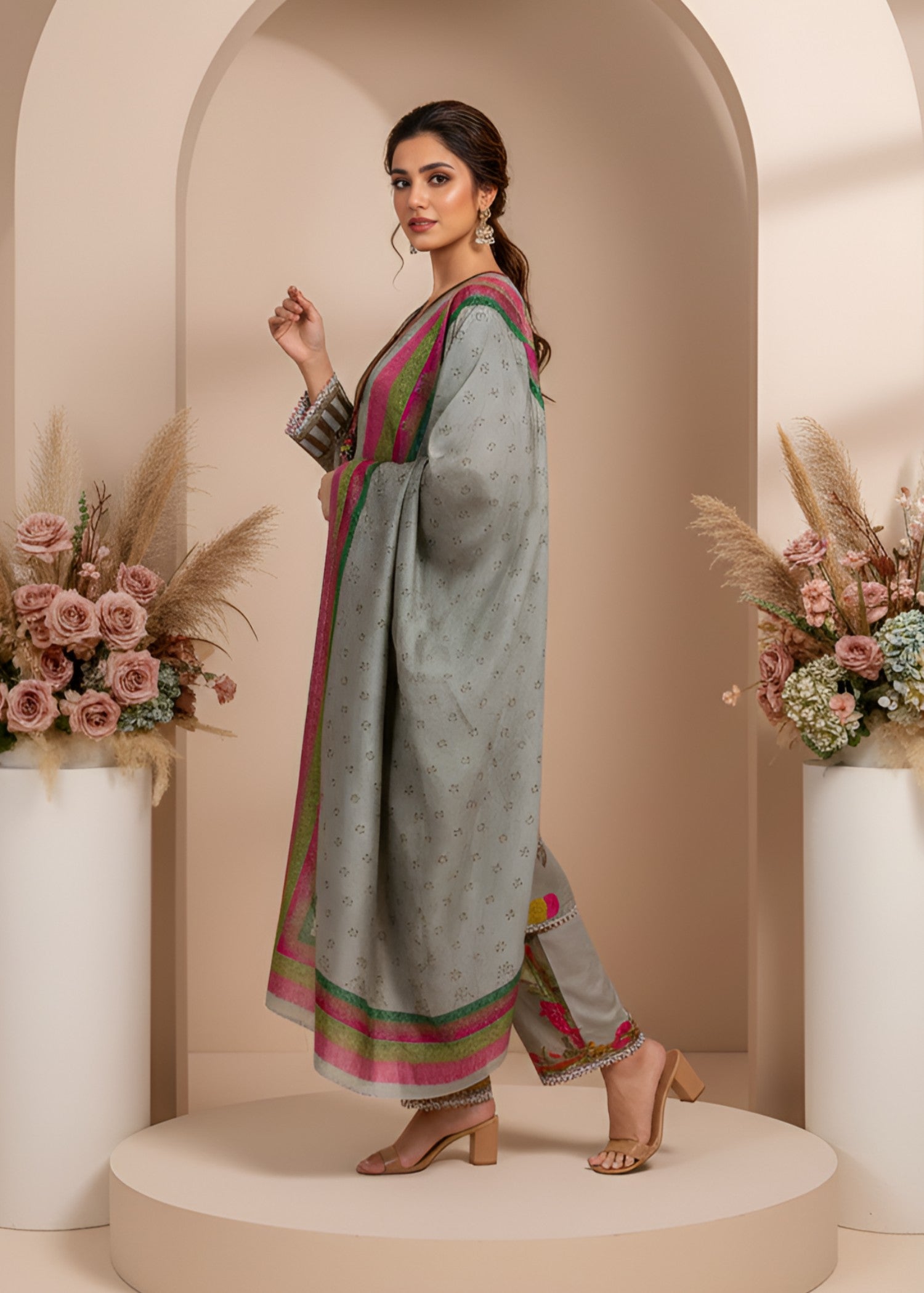 crepe Kurta Set in Grey