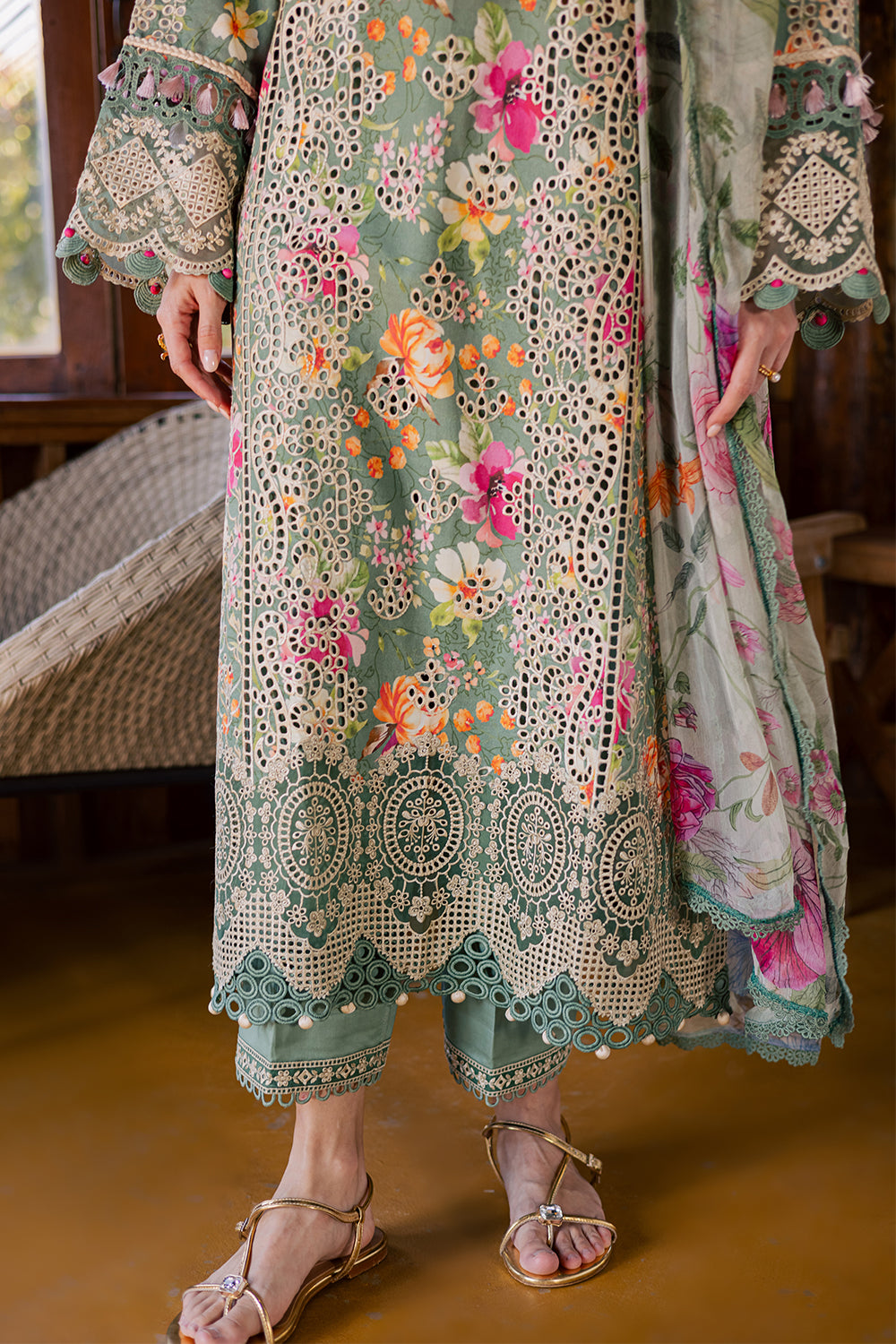 Shezlin Chikankari Eid Edit Lawn – AURA (AV-10)