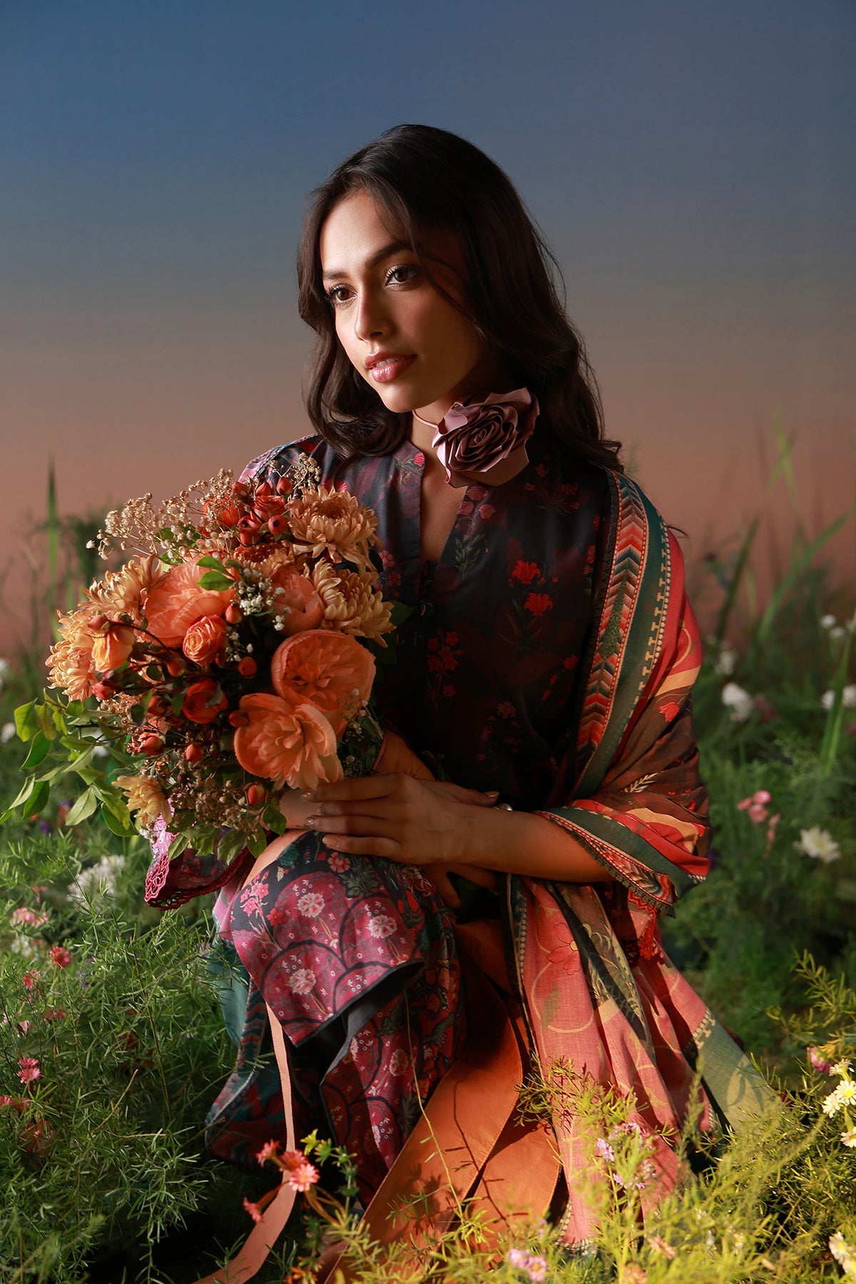 Mirha Lawn – Noir Roseraie
