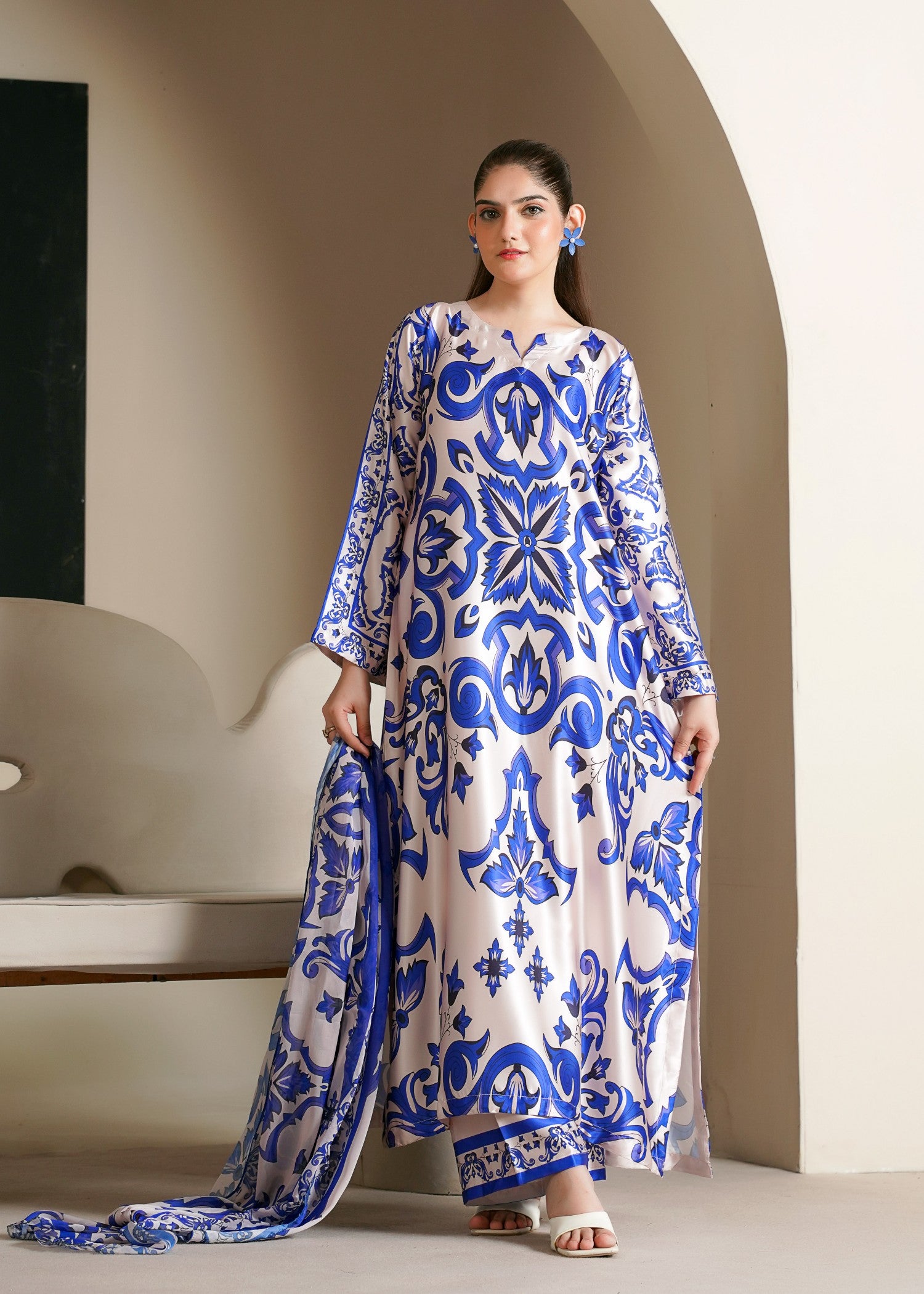 silk Kaftan in Royal blue