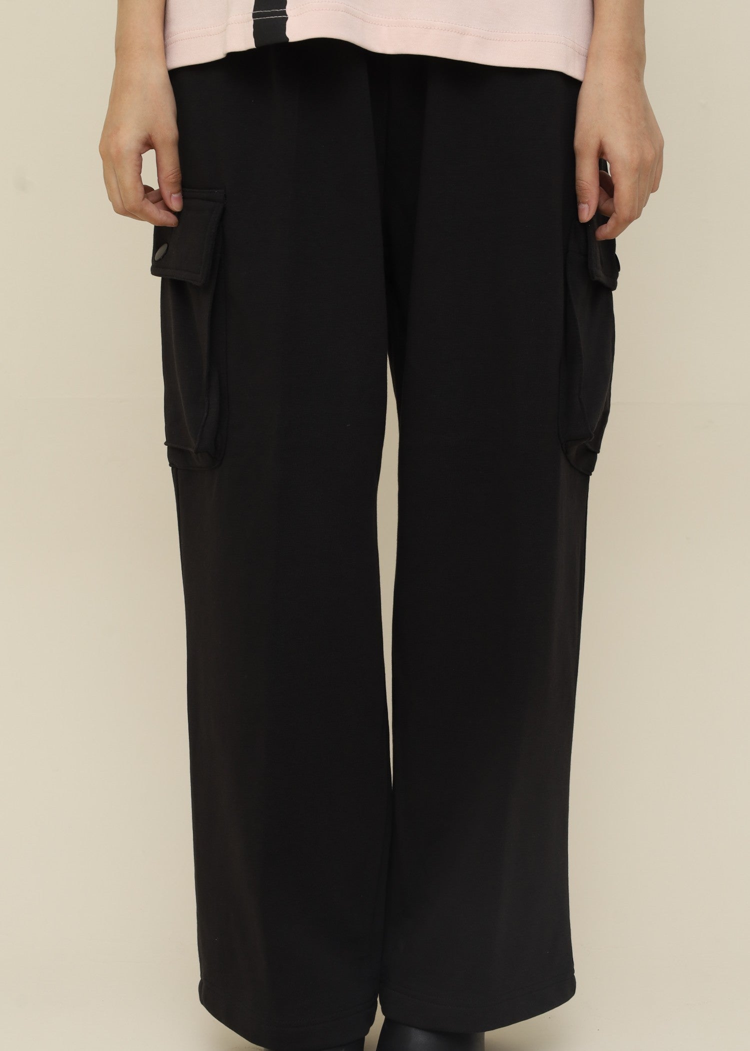 jersey knit Trousers in Caviar