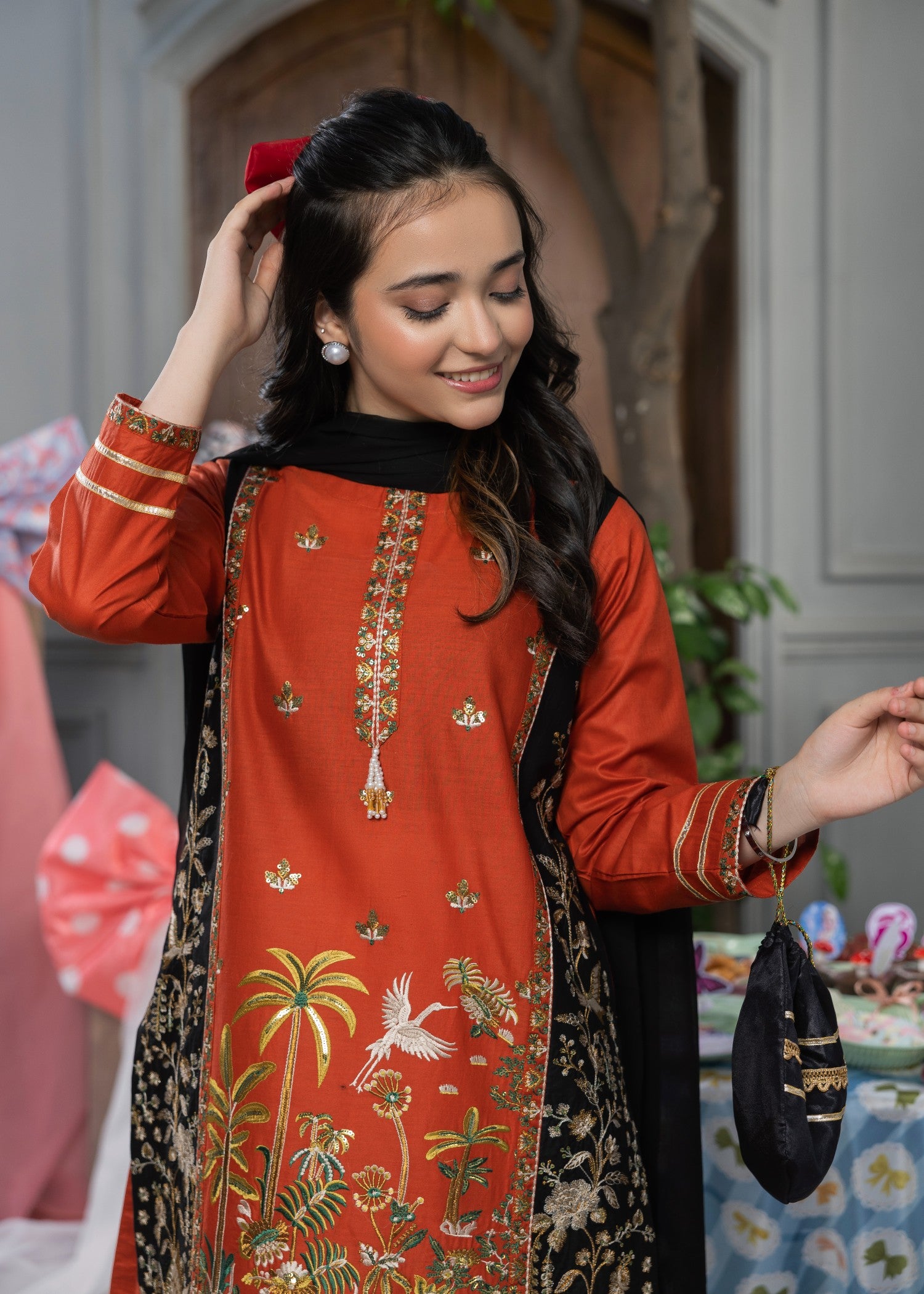 lawn cotton Sharara in Black, rust red