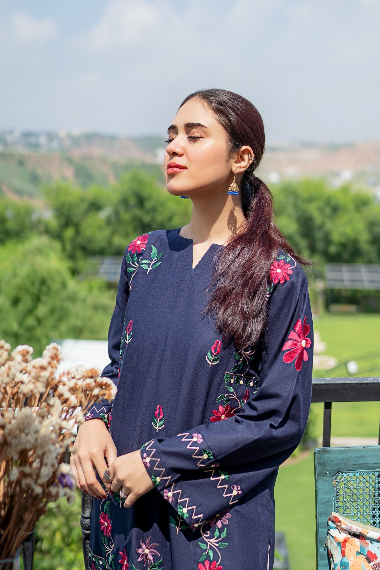 slub khaddar Kurta Set in Off-white, navy blue