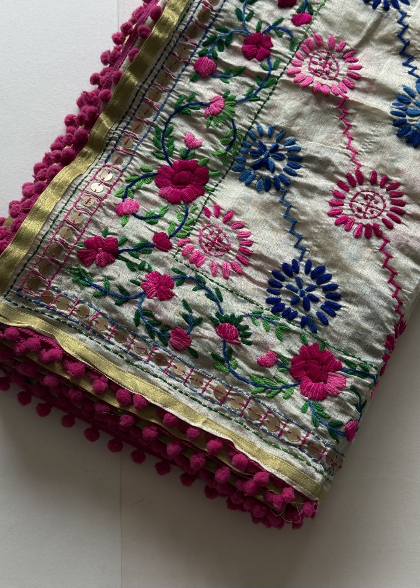 Dupatta in Multi, off-white, pink Color by - Trendy Women Dupatta JOO1072