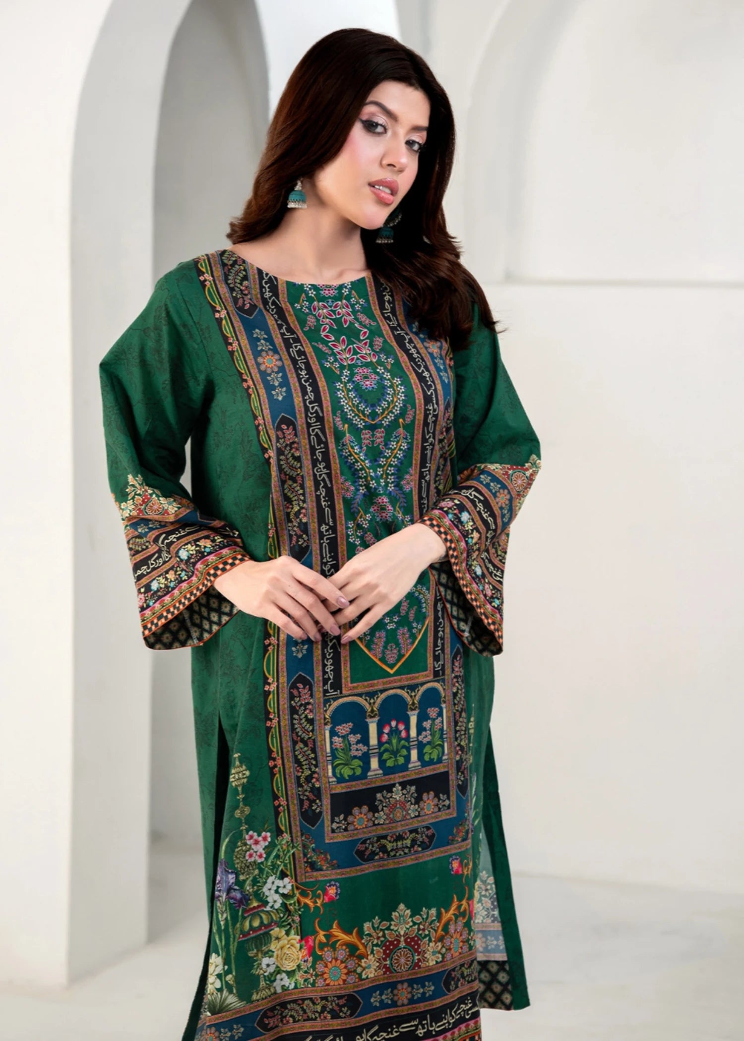 blended cambric Kurta Set in Bottle green