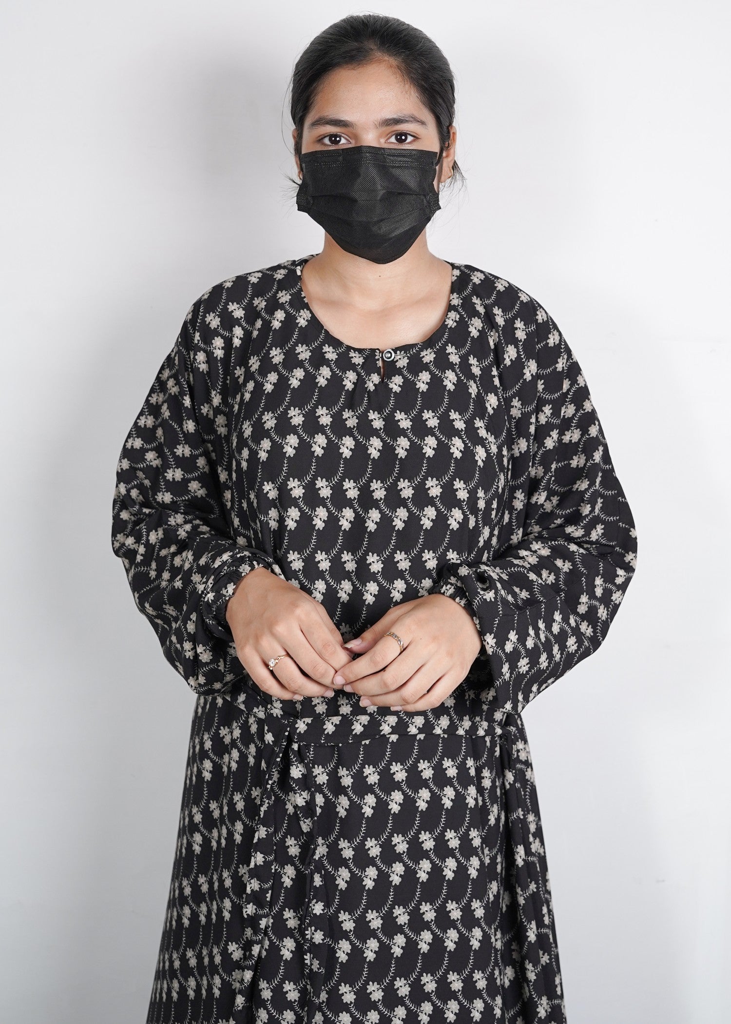 dobby Abaya in Black
