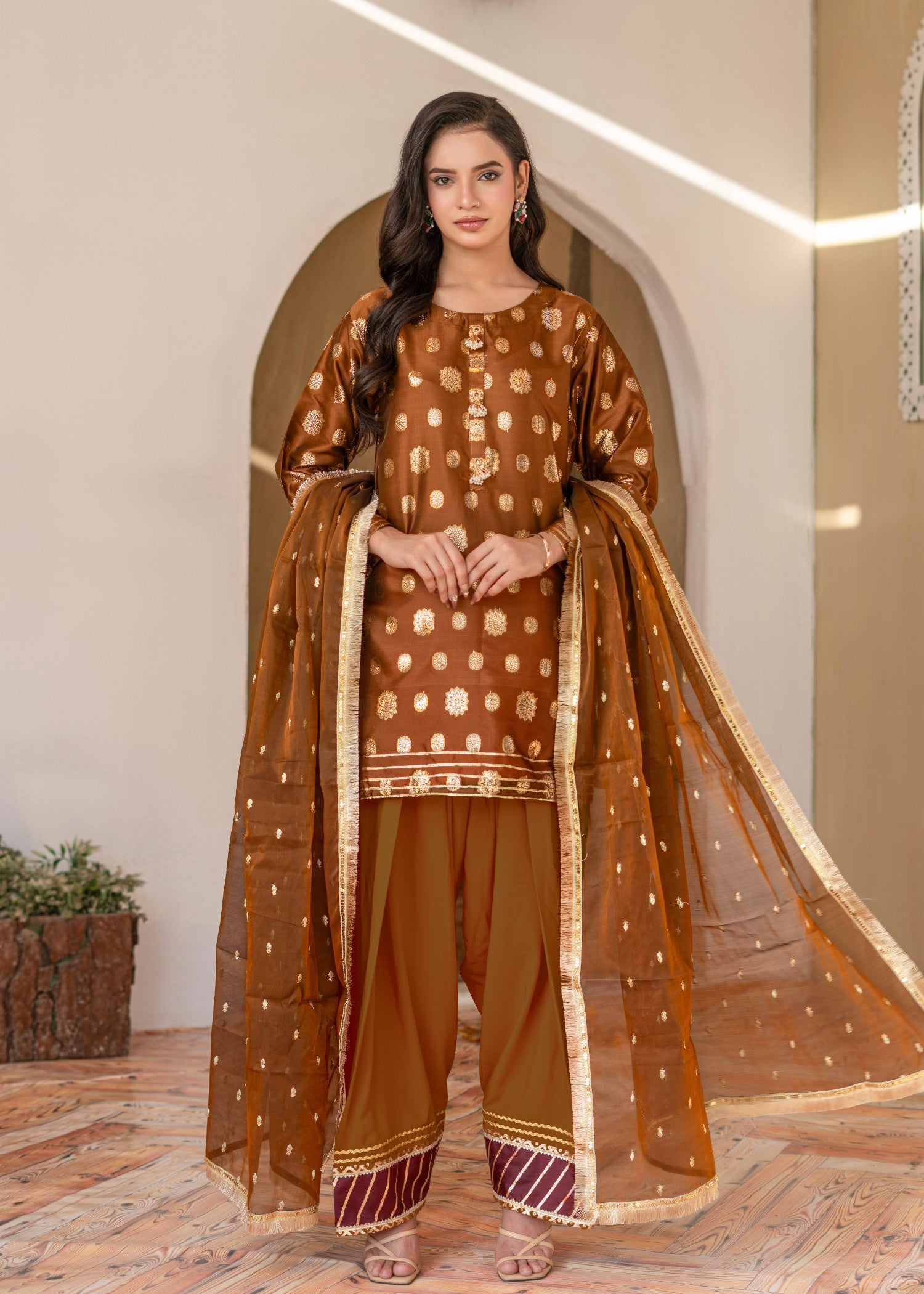 banarasi Kurta Set in Walnut brown