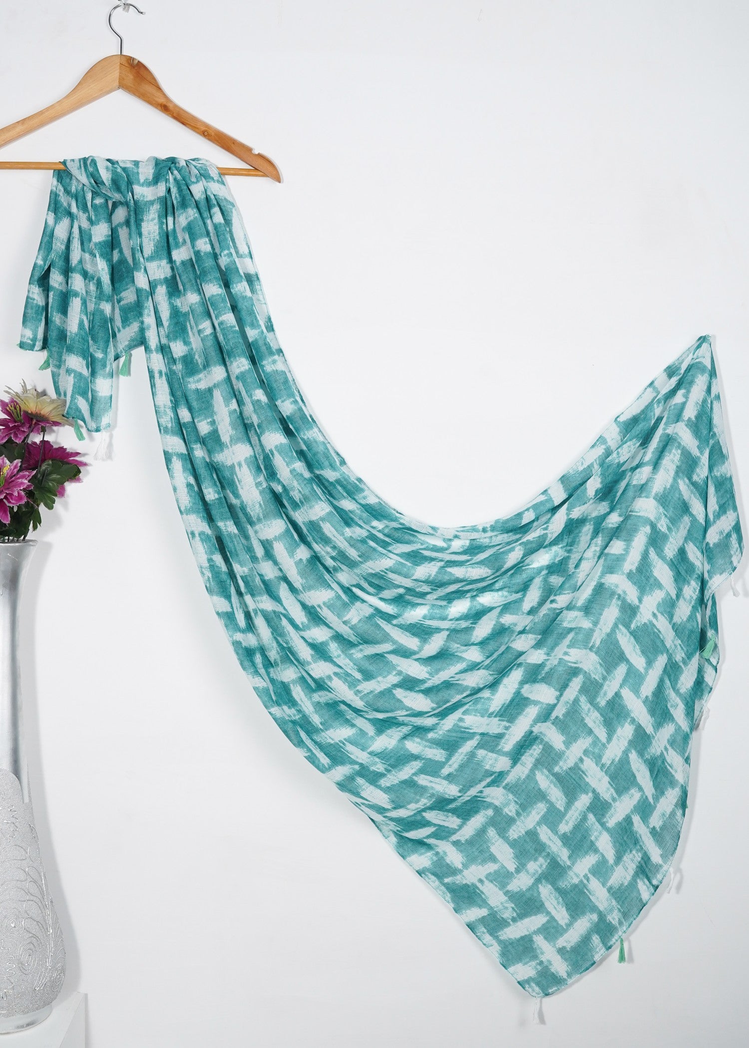 slub lawn Hijab in White, ice blue