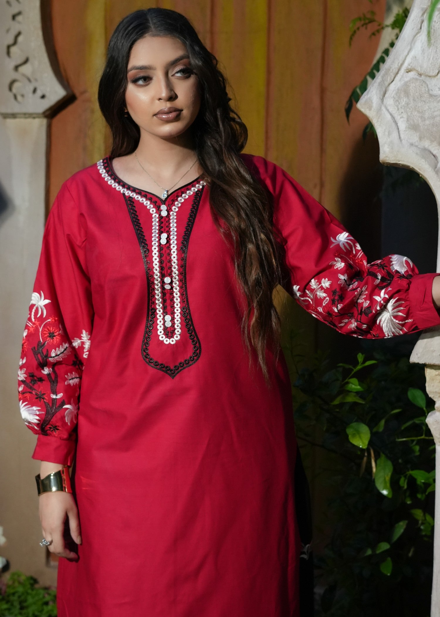 lawn cotton Kurta Set in Black, red