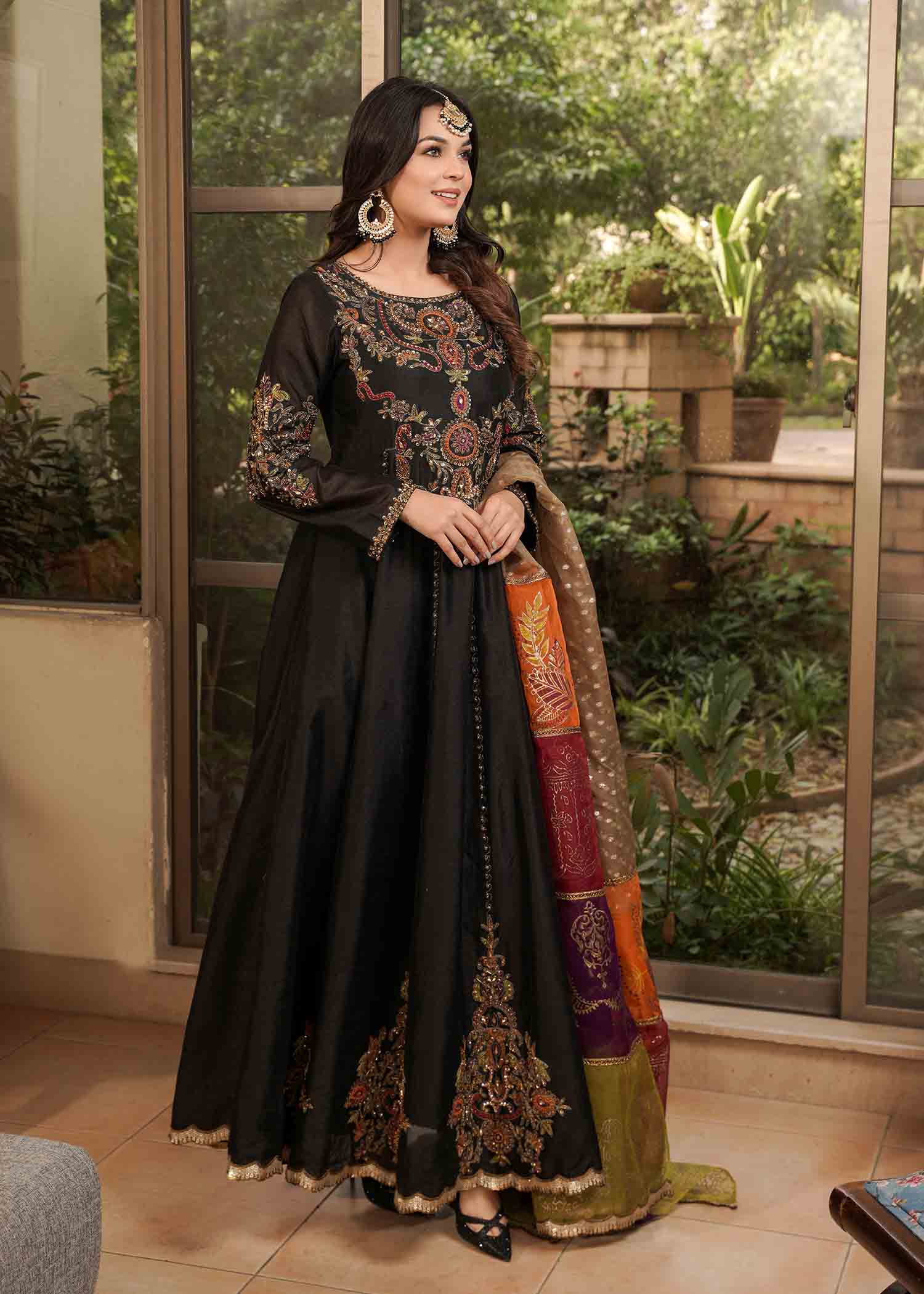 raw silk Maxi in Black