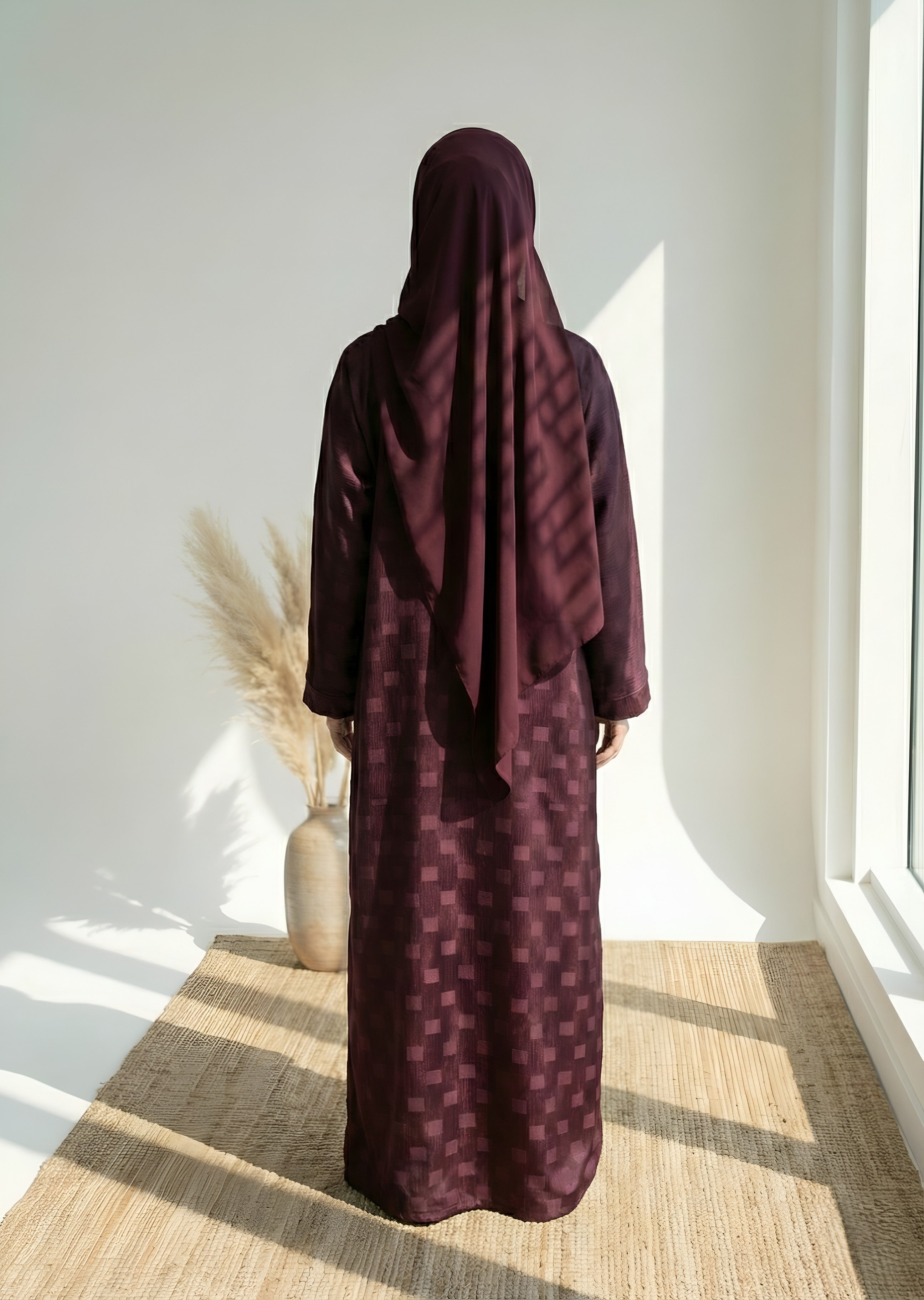 nidha Abaya in Maroon